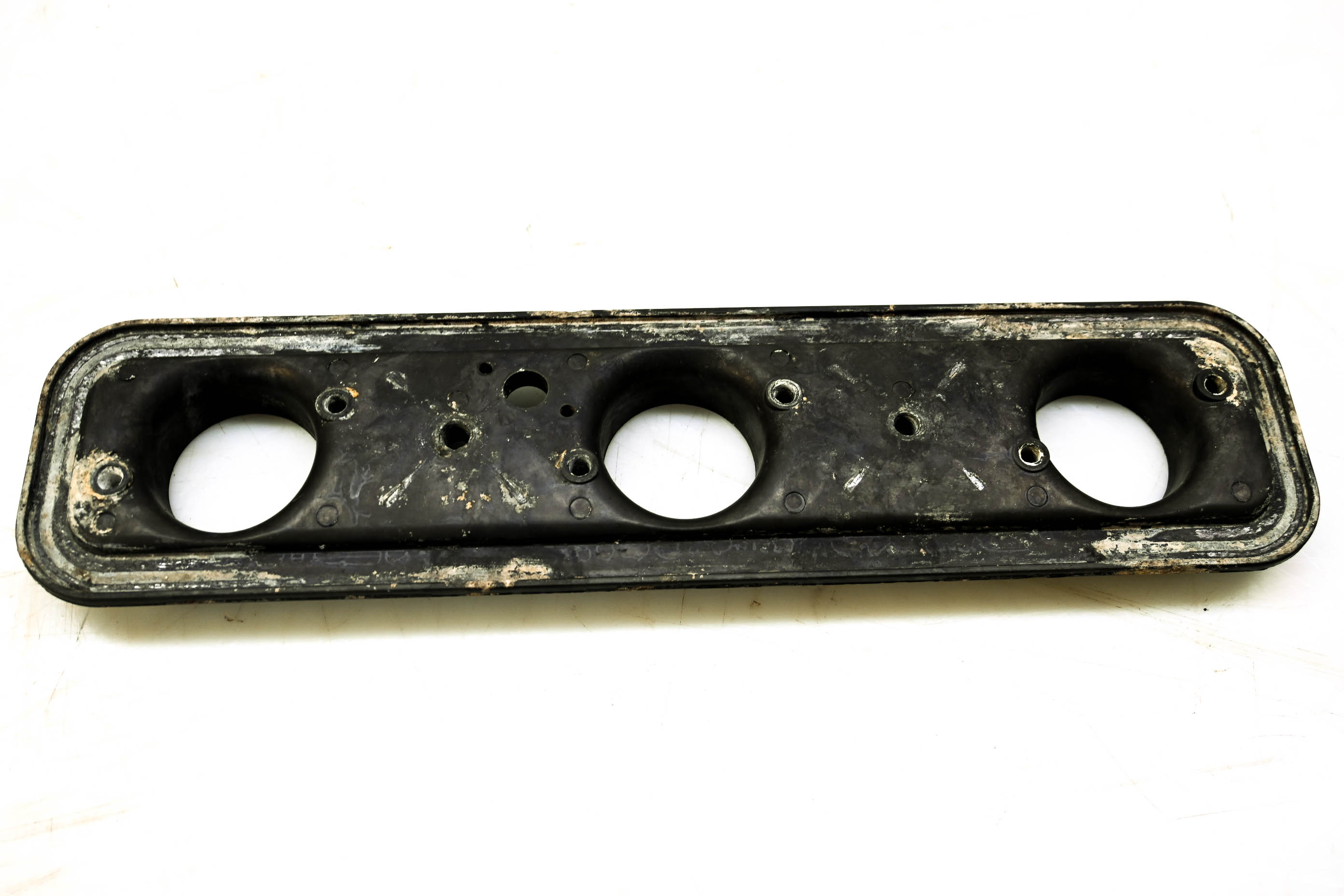 02 Polaris Genesis I 4-Pass Air Filter Base Cover