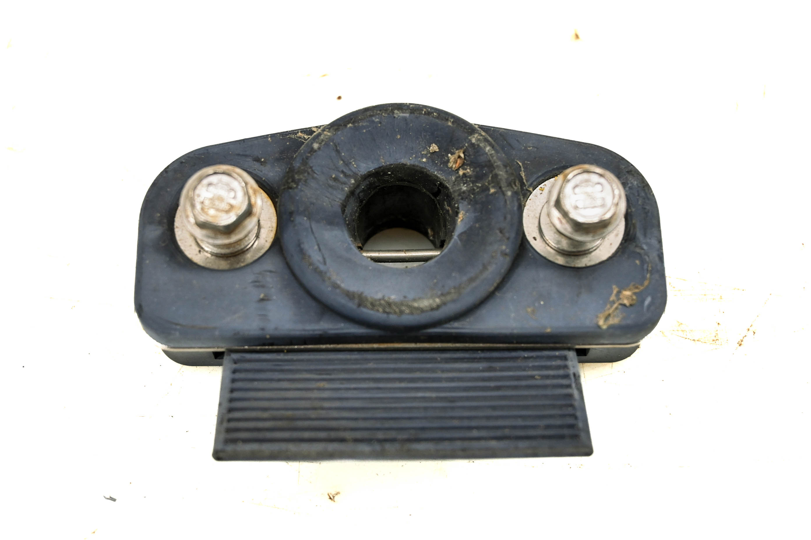 00 Polaris Genesis FFI 4-Pass Seat Latch Front Rear