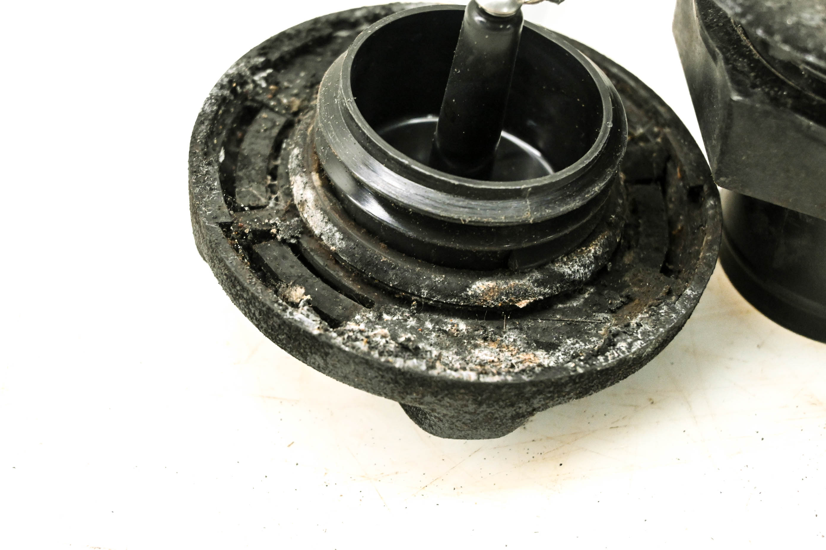 00 Polaris Genesis FFI 4-Pass Gas Cap