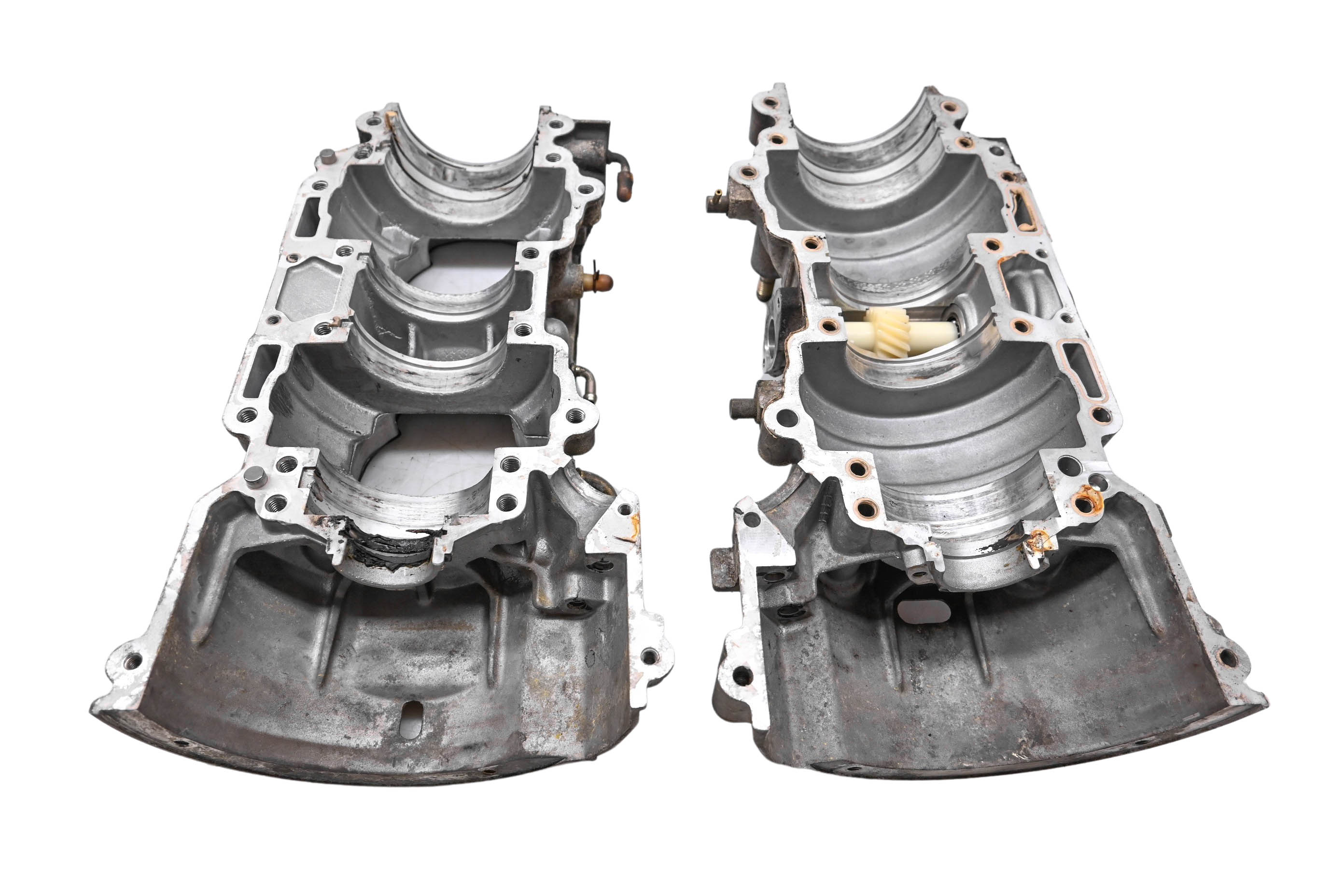 04 Ski-Doo MXZ 600 Crankcase Center Crank Case 129"