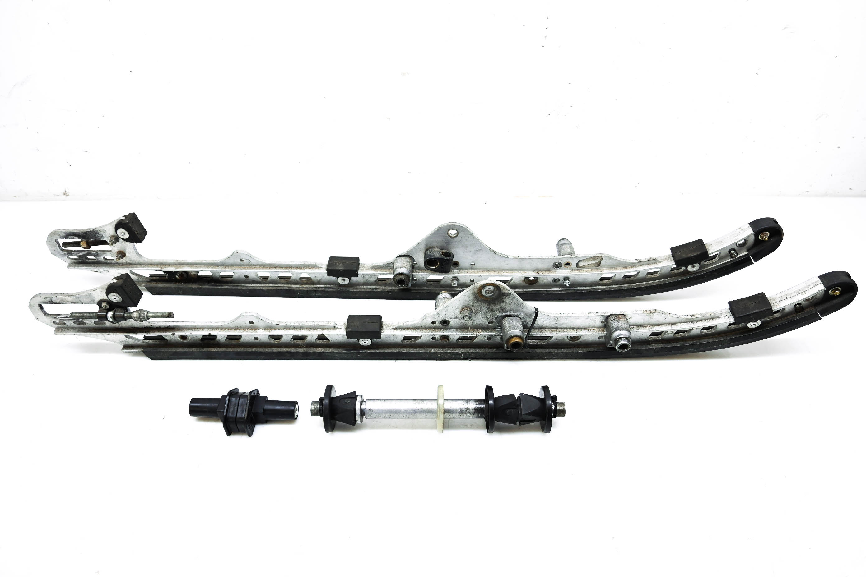 09 Ski-Doo GSX Limited 1200 REV-XR Rear Suspension Rails Left & Right 120"