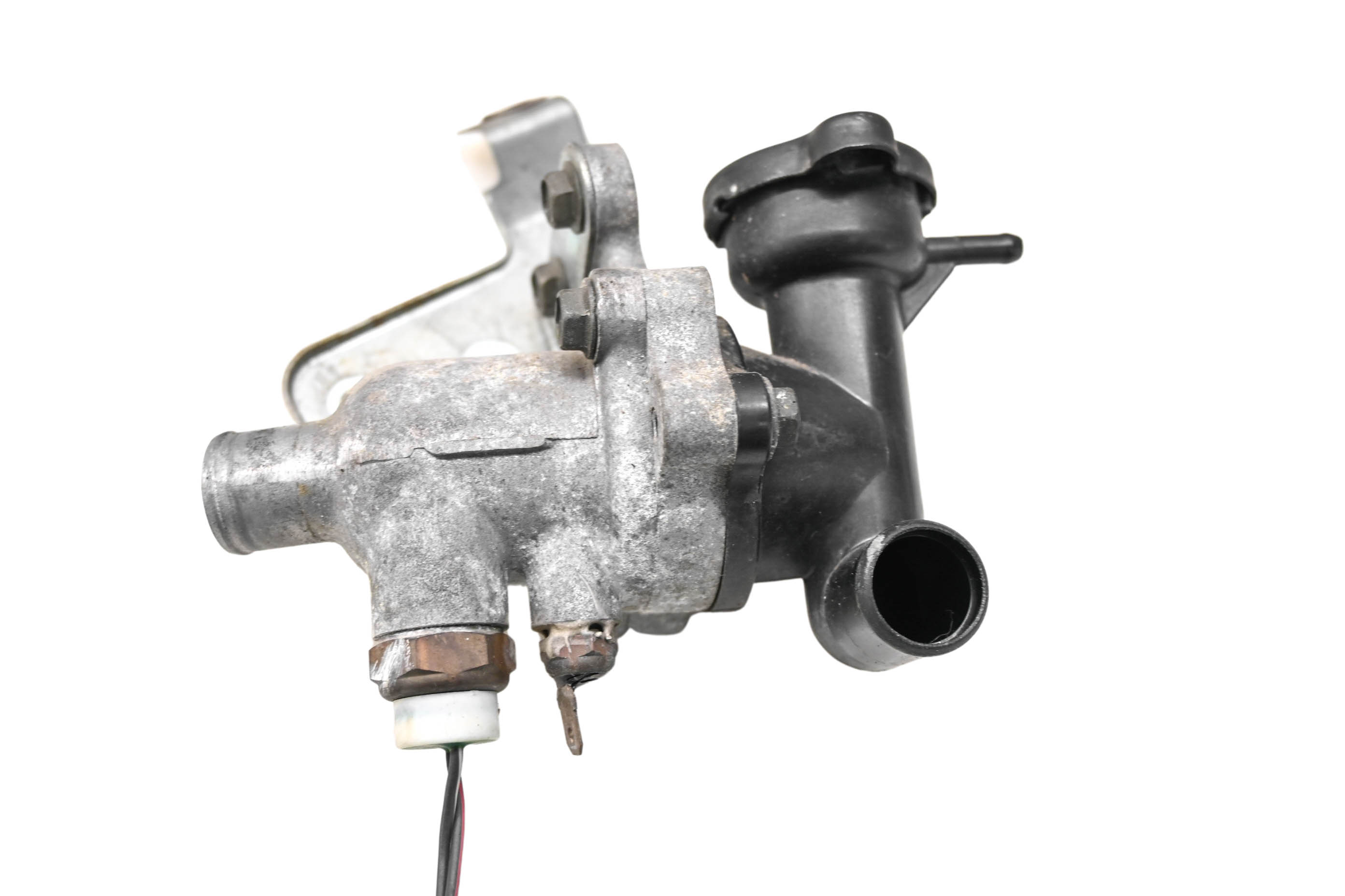 96 Suzuki RF900R Thermostat & Housing