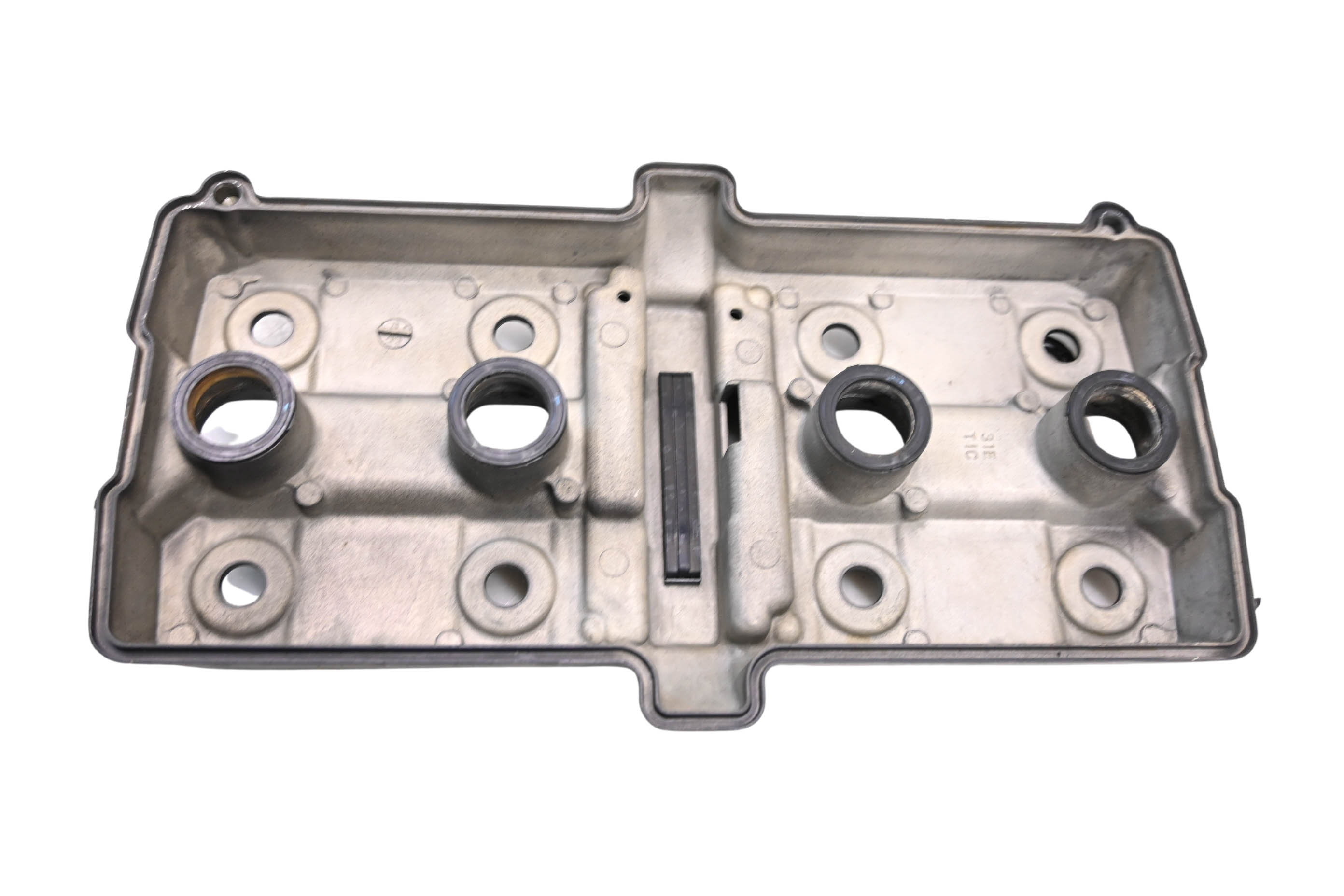 96 Suzuki RF900R Valve Cover