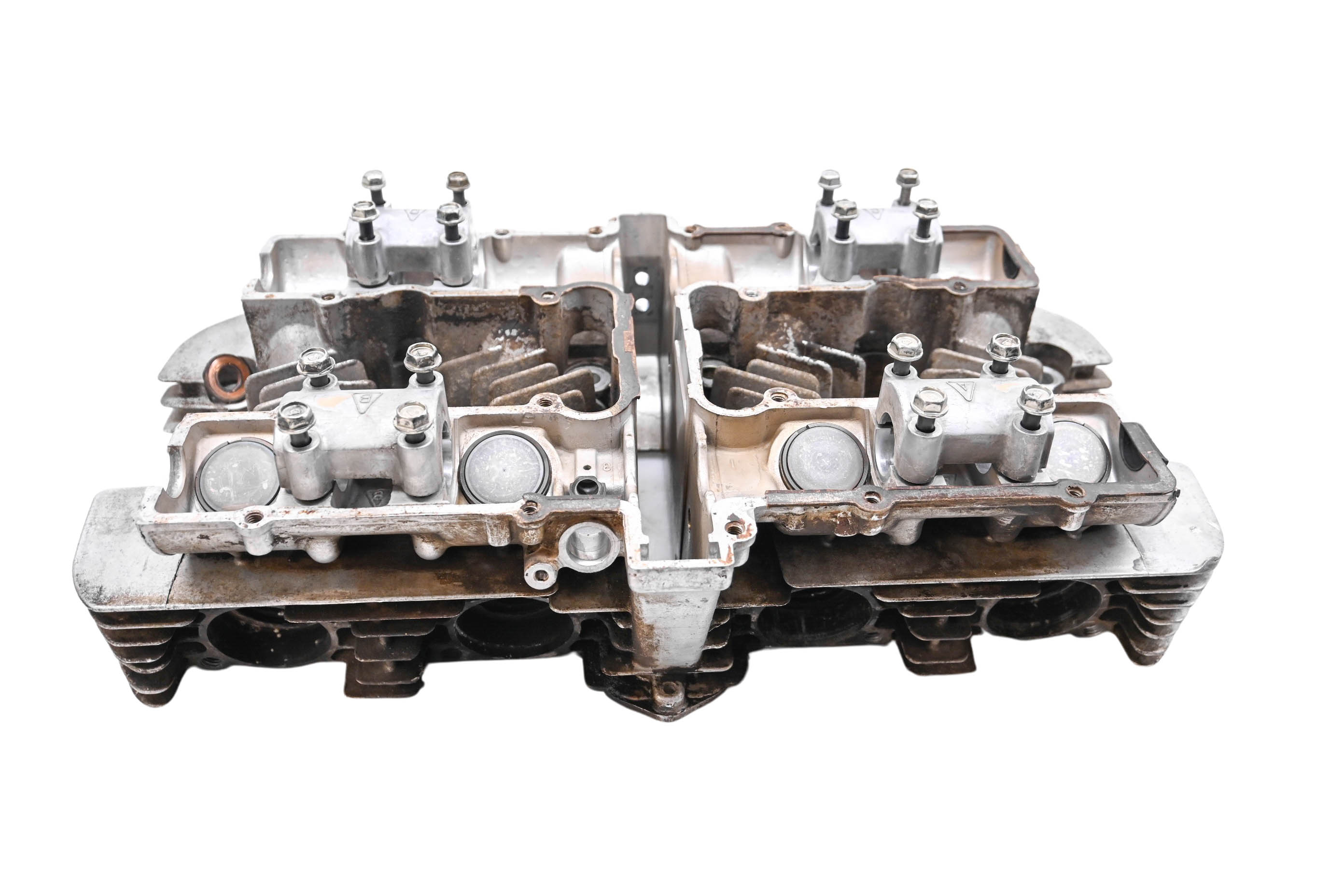 82 Suzuki GS1100G Cylinder Head