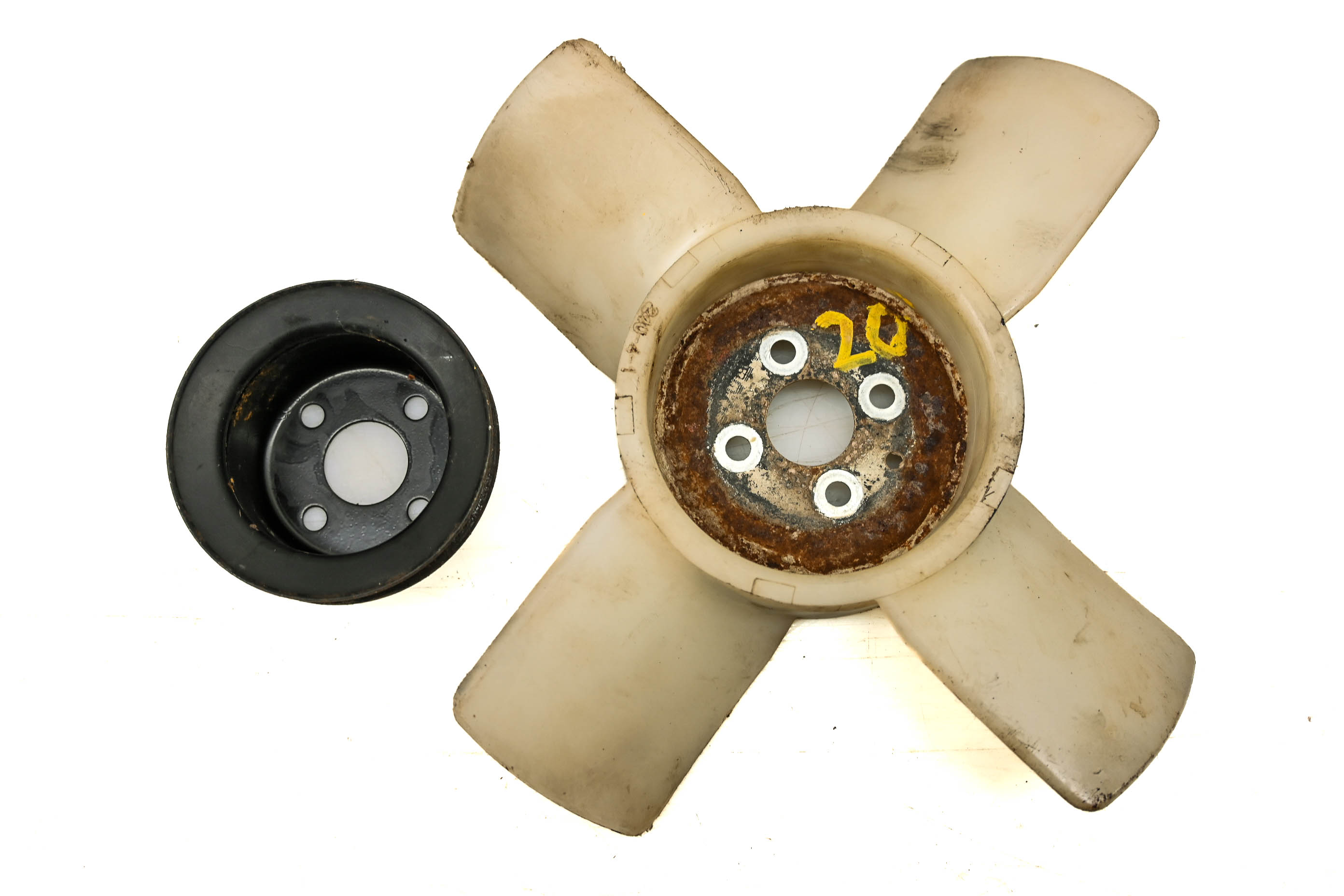 15 Kubota RTV X900 G Radiator Fan & Pulley