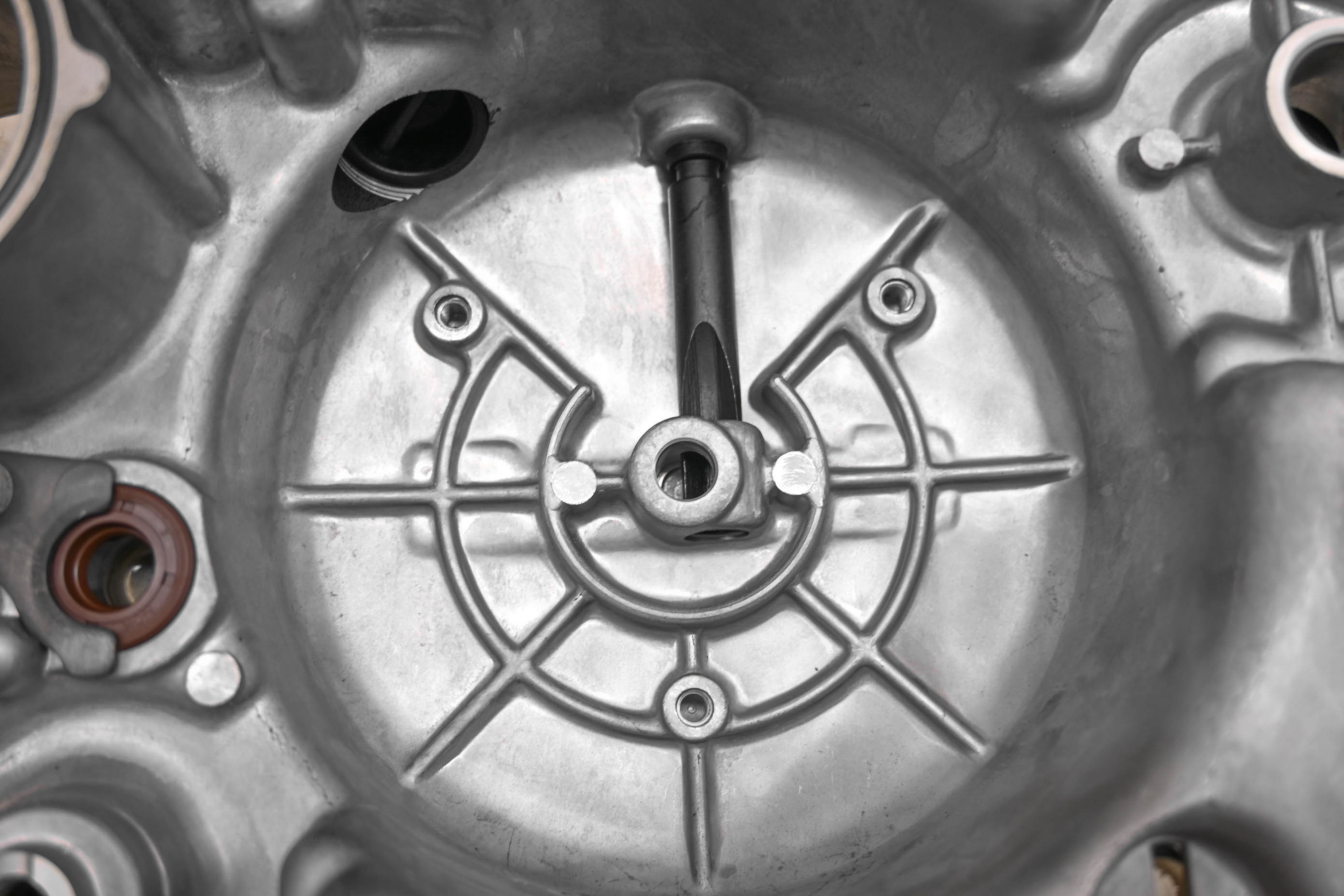 04 Kawasaki KLR250 Clutch Cover