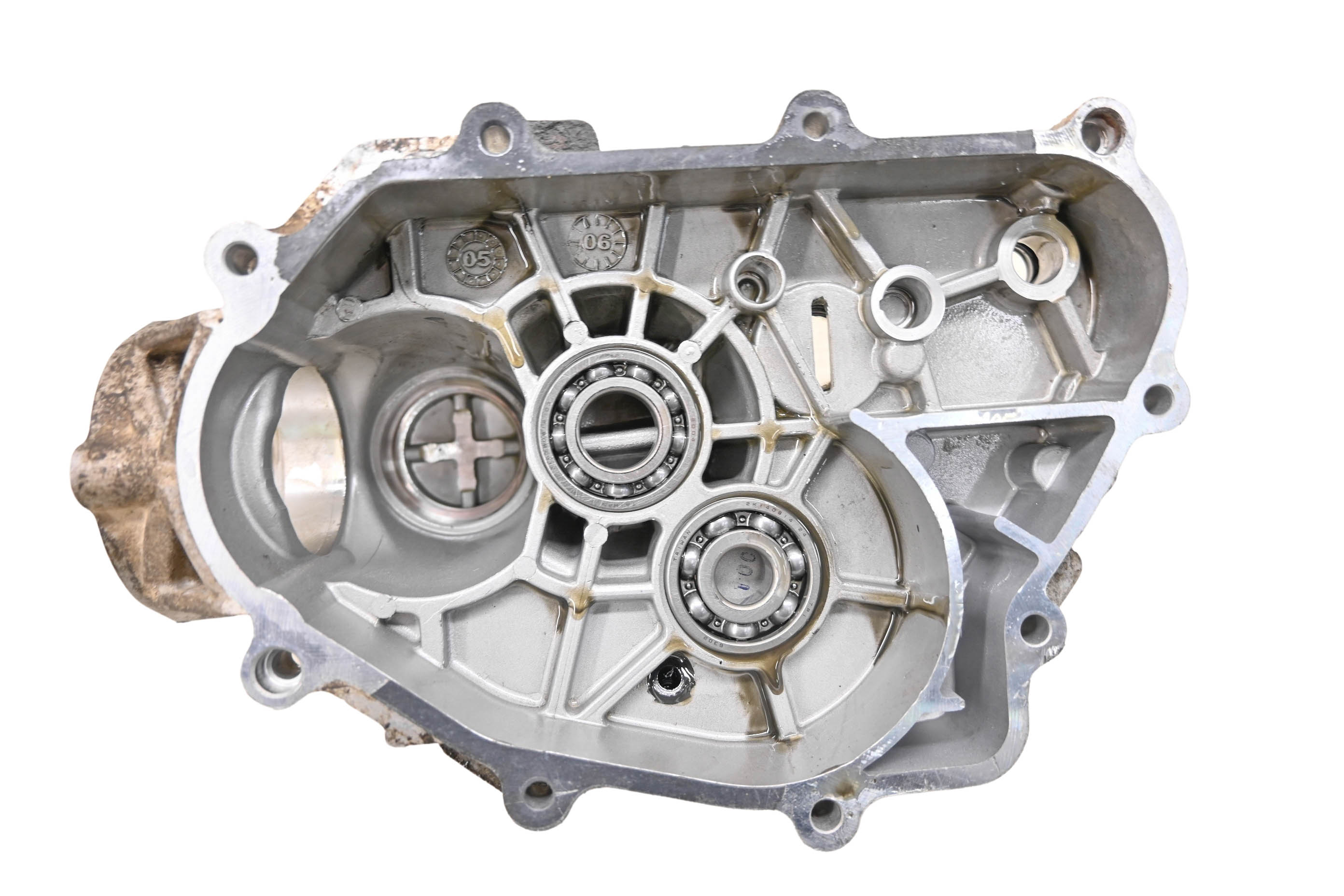 15 Polaris Phoenix 200 2x4 Transmission Gear Case Housing