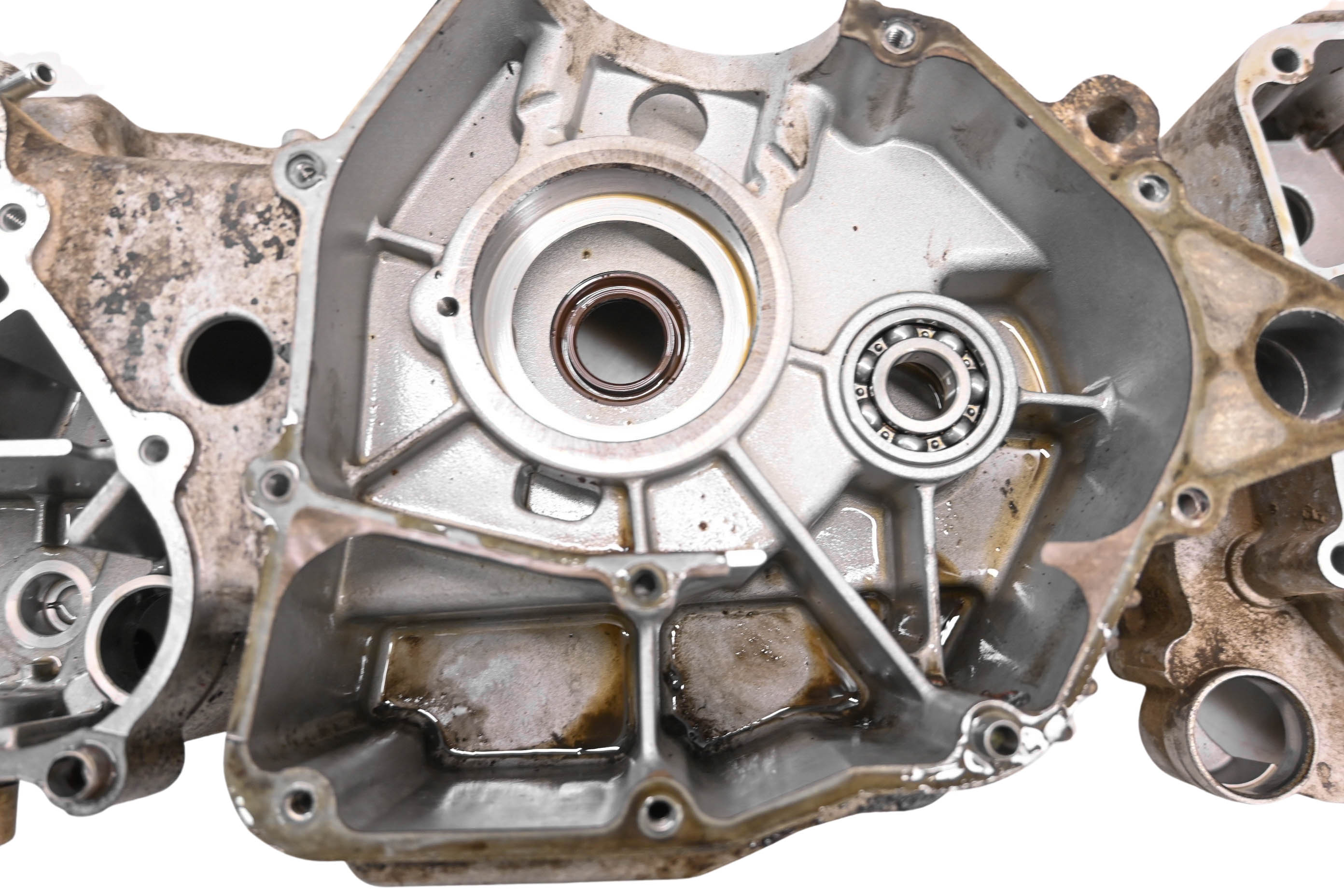 15 Polaris Phoenix 200 2x4 Crankcase Center Crank Case