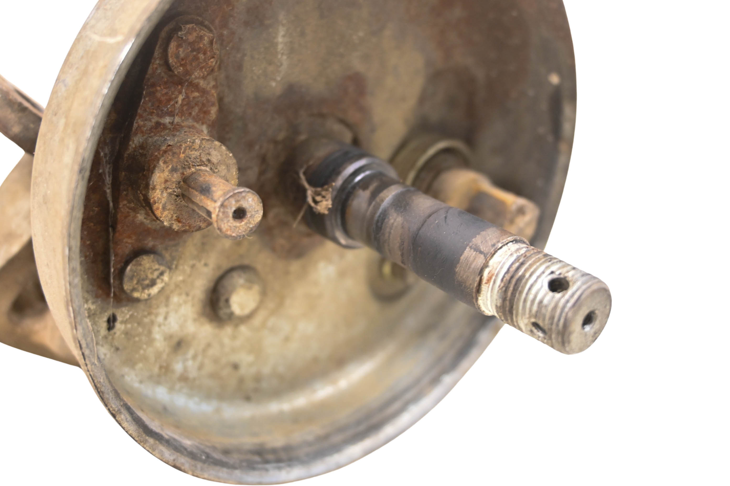 86 Honda Fourtrax 125 2x4 Front Left Brake Drum Spindle TRX125