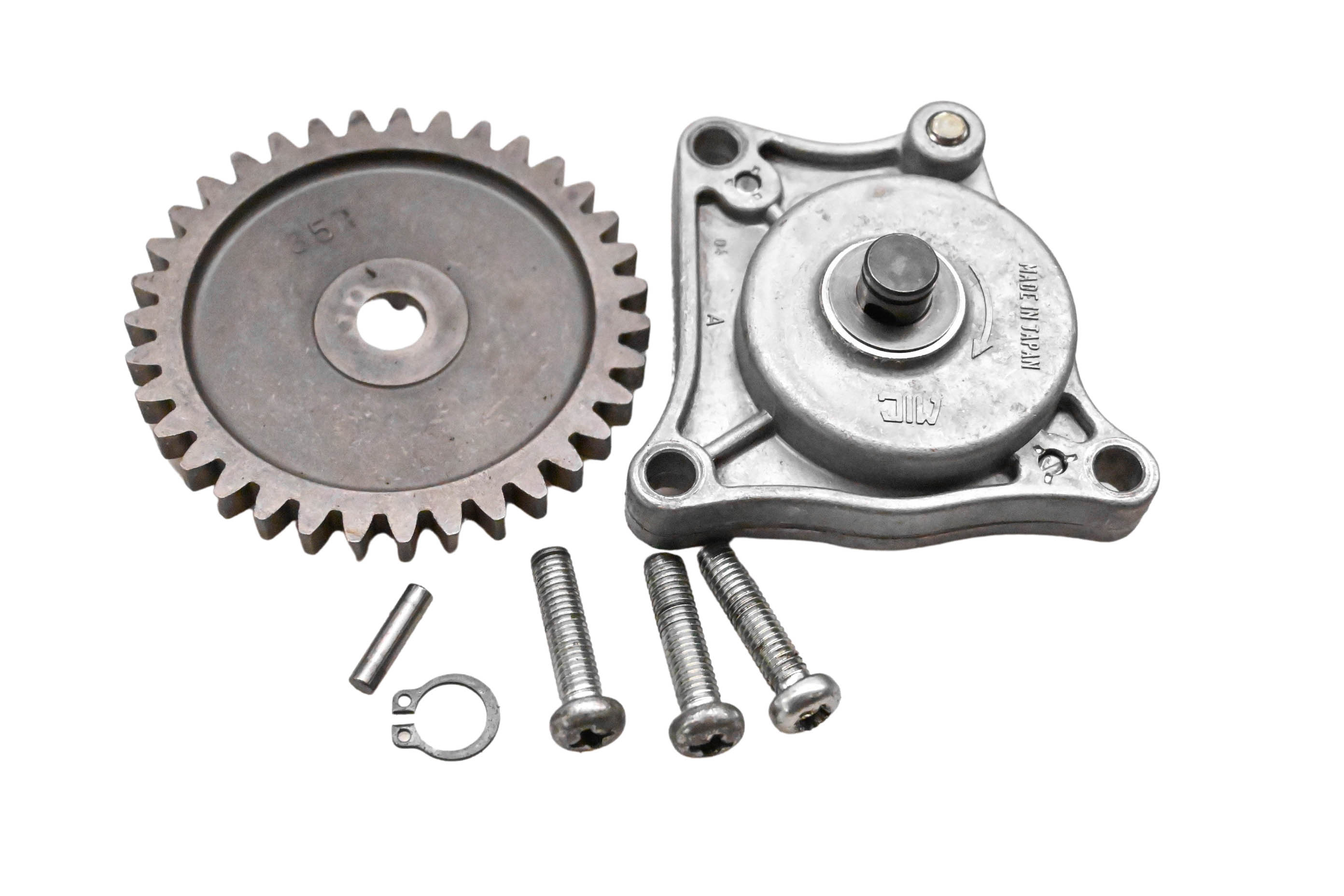 80 Suzuki GS550L Oil Pump
