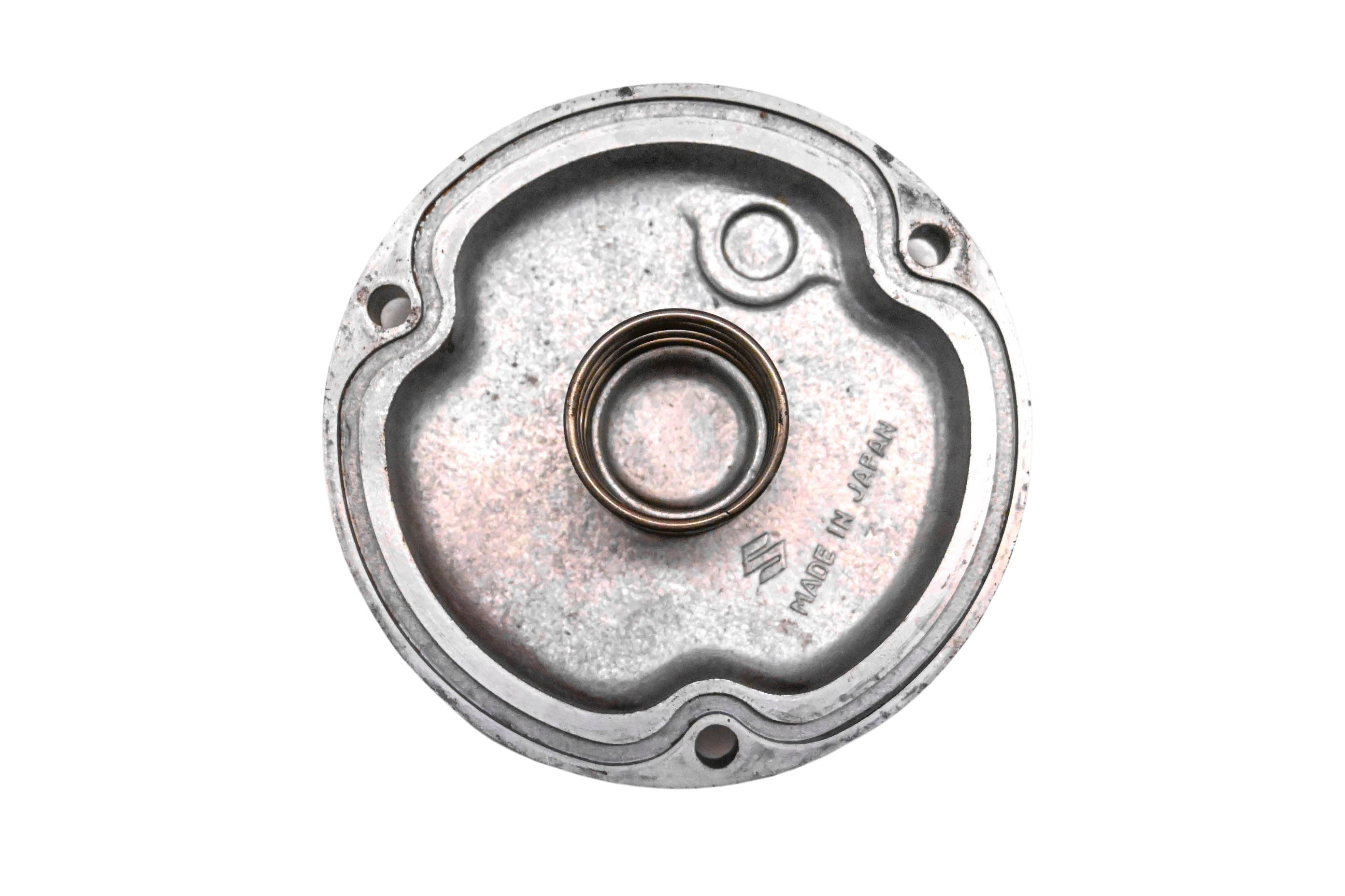 80 Suzuki GS550L Oil Filter Cover