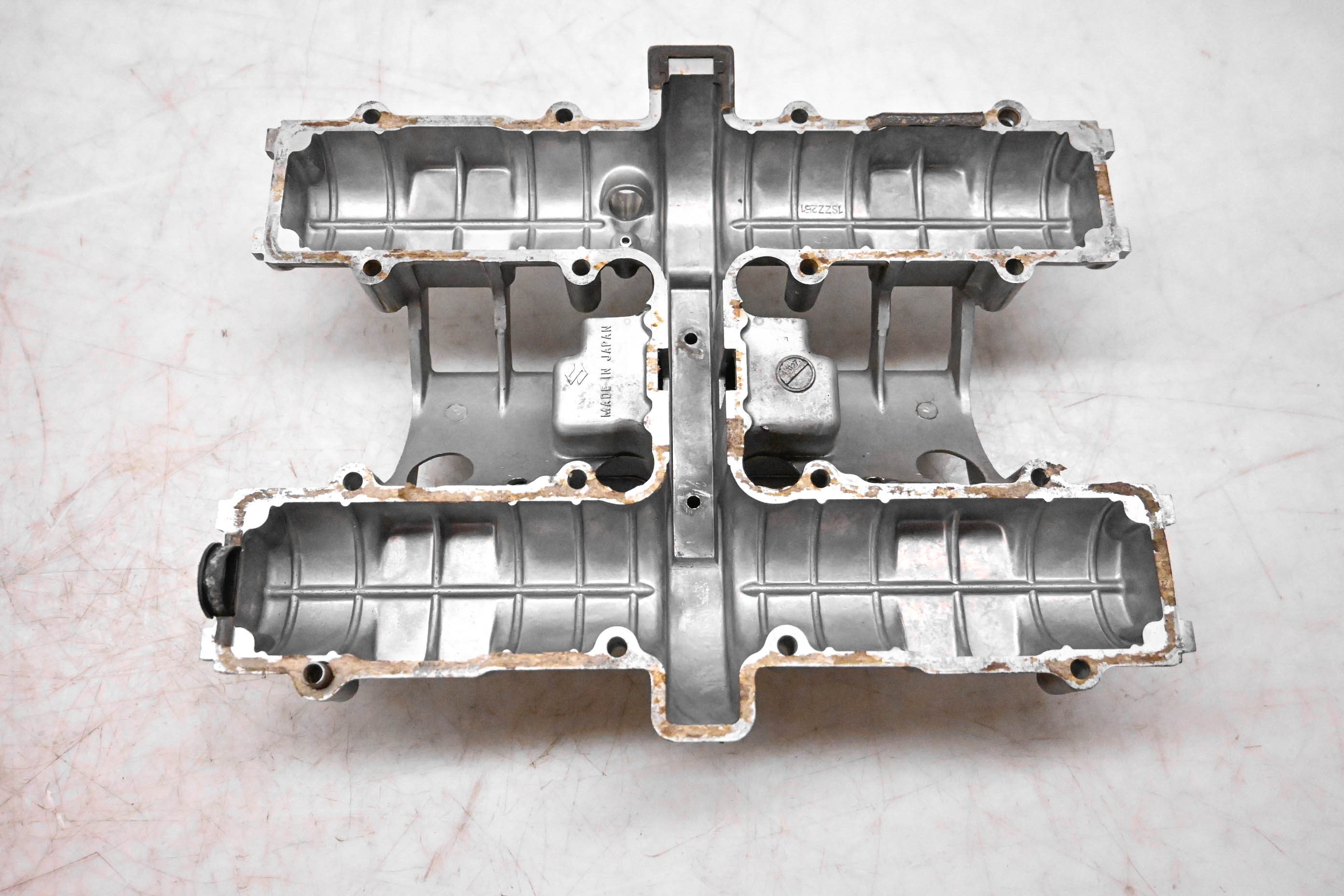 80 Suzuki GS550L Valve Cover