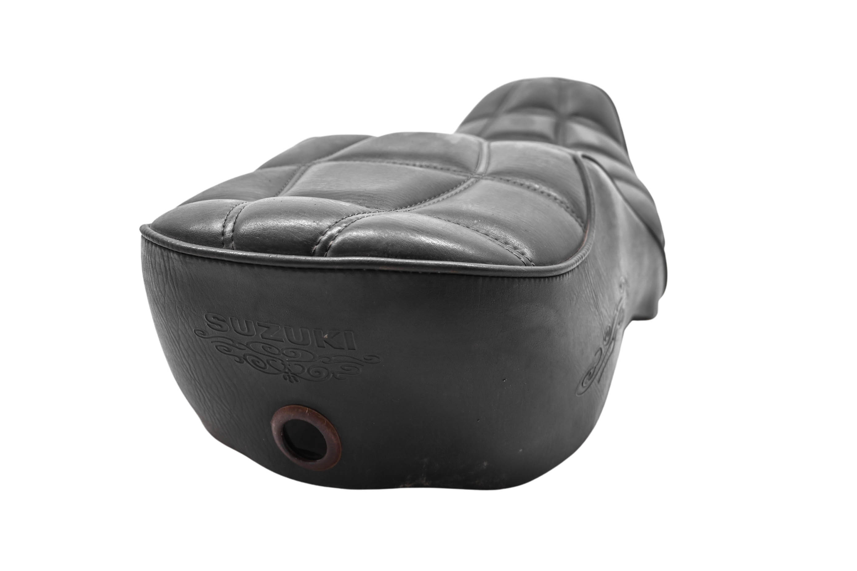 80 Suzuki GS550L Seat