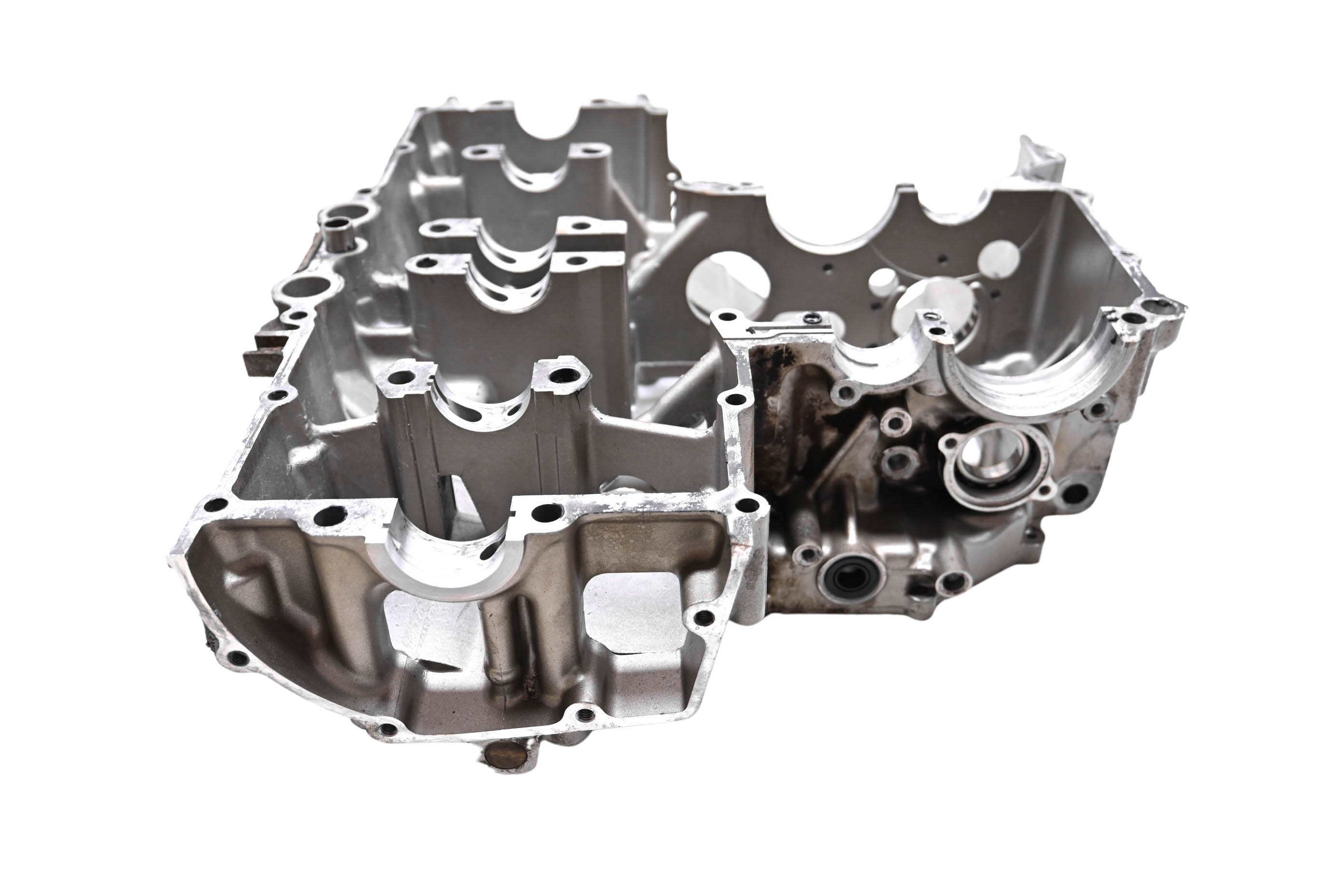 00 Suzuki Katana 600 Lower Crankcase Center Half Crank Case GSX600F