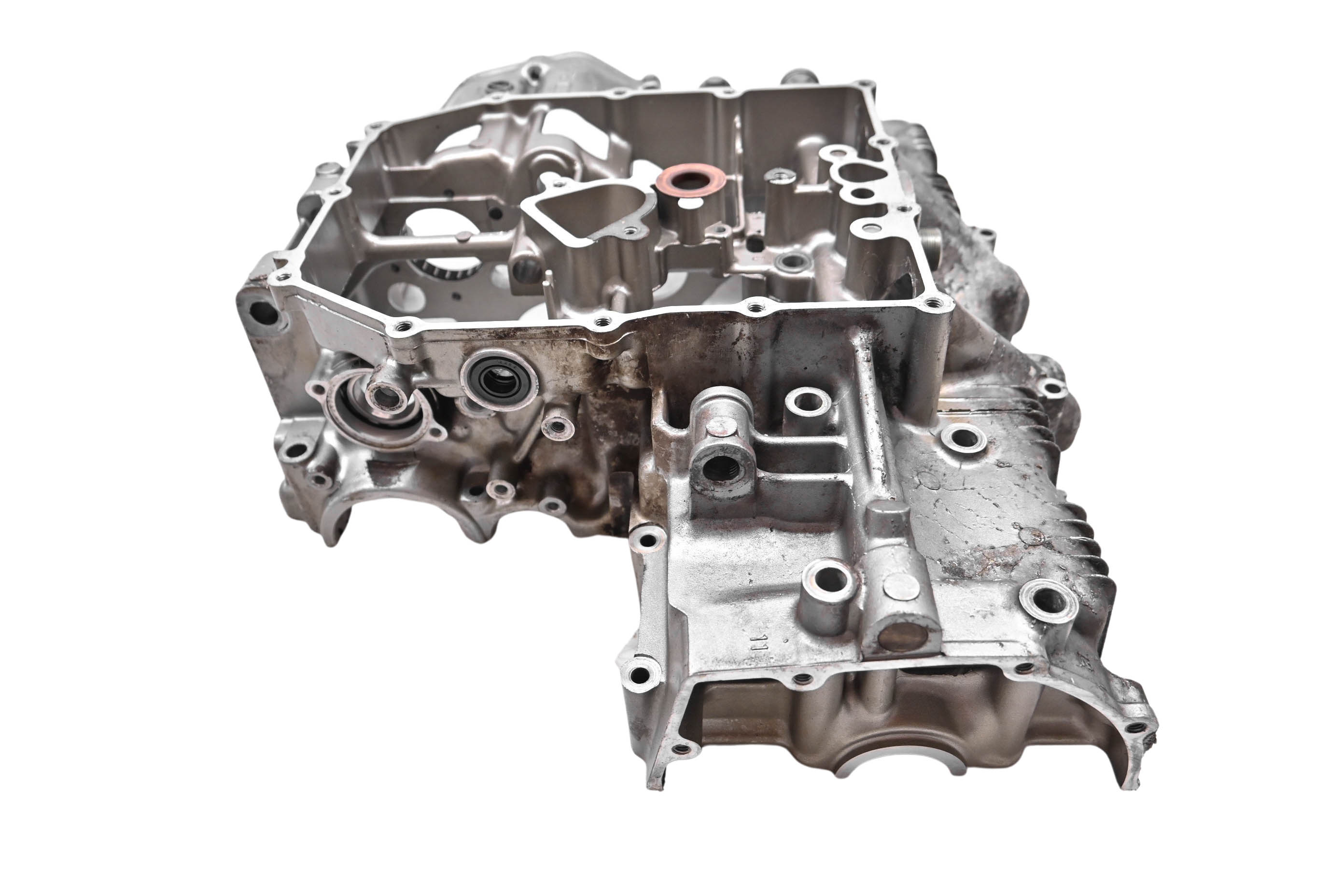 00 Suzuki Katana 600 Lower Crankcase Center Half Crank Case GSX600F