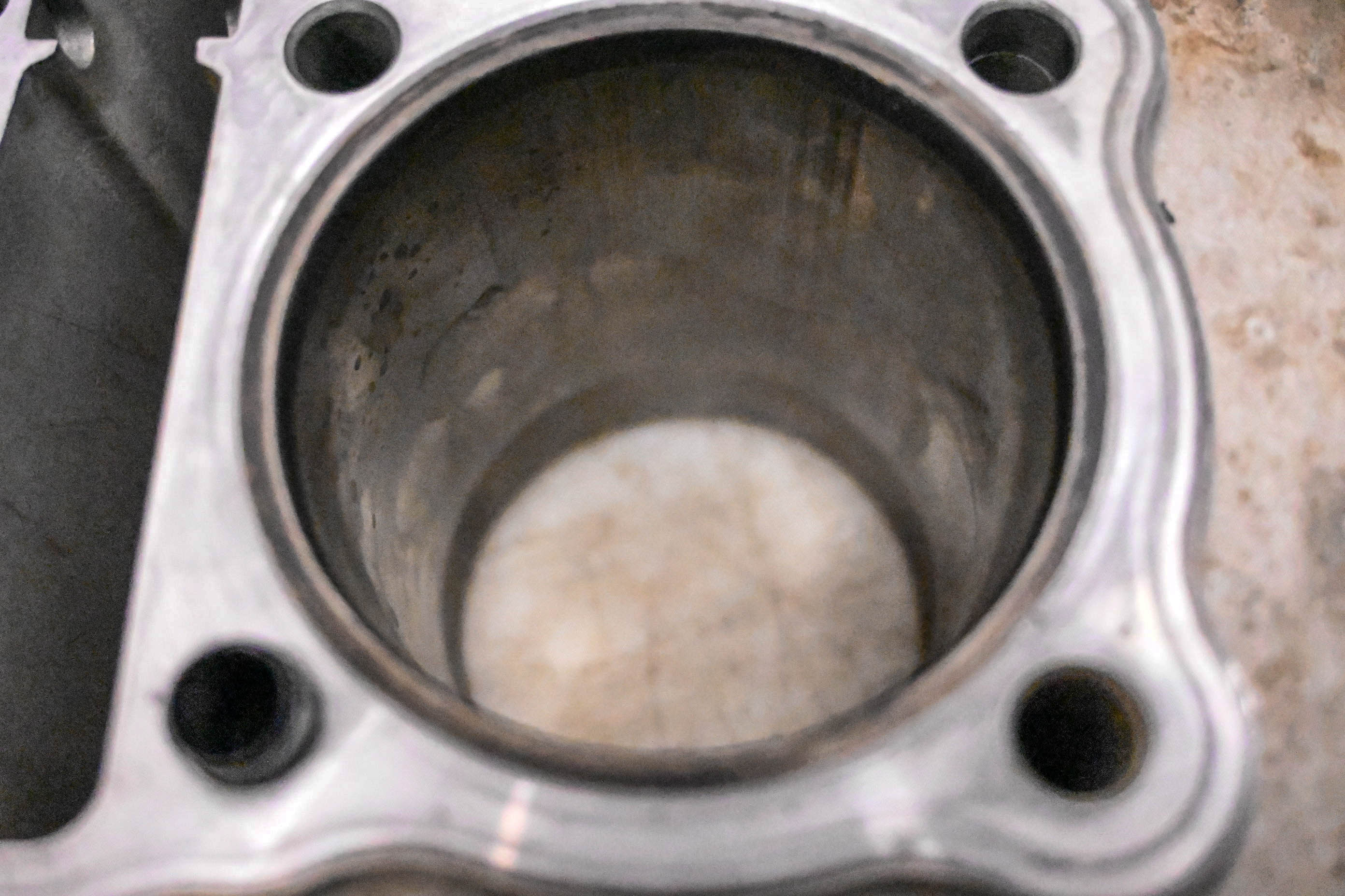 18 Polaris Phoenix 200 2x4 Cylinder