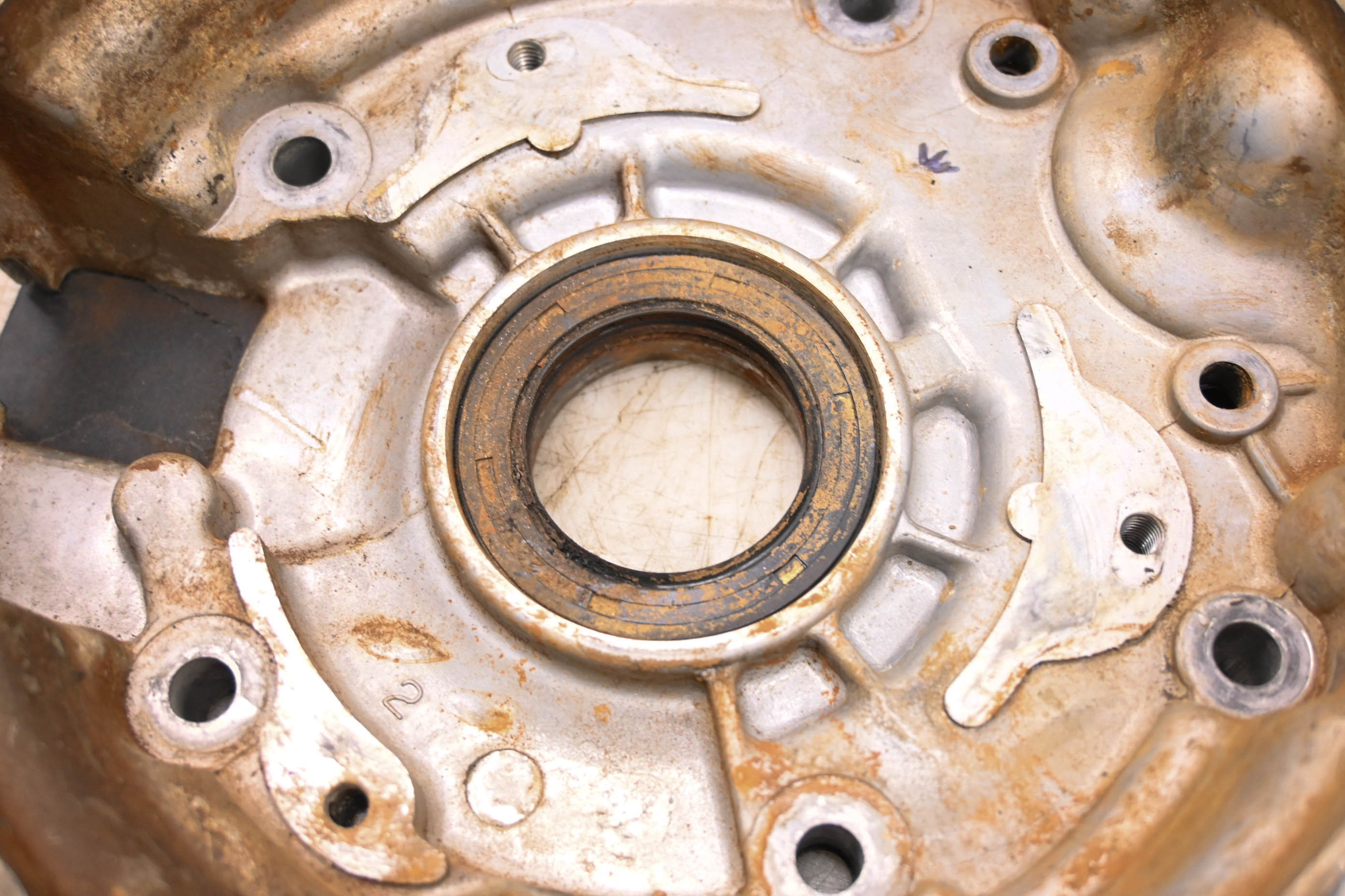 01 Polaris Xplorer 400 4x4 Stator Cover