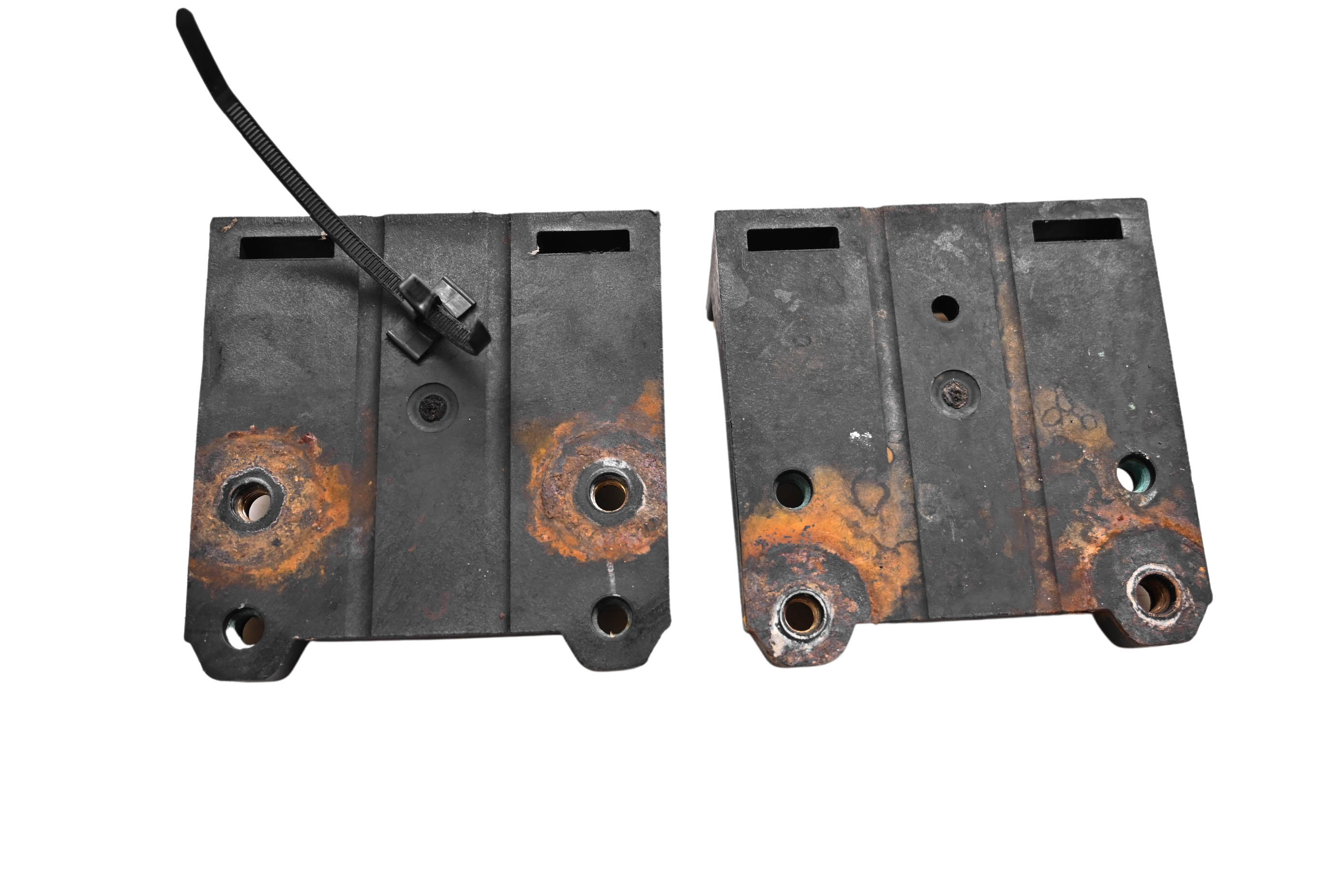 13 Yamaha VX Deluxe Airbox Support Rackets Mounts Left & Right VX1100