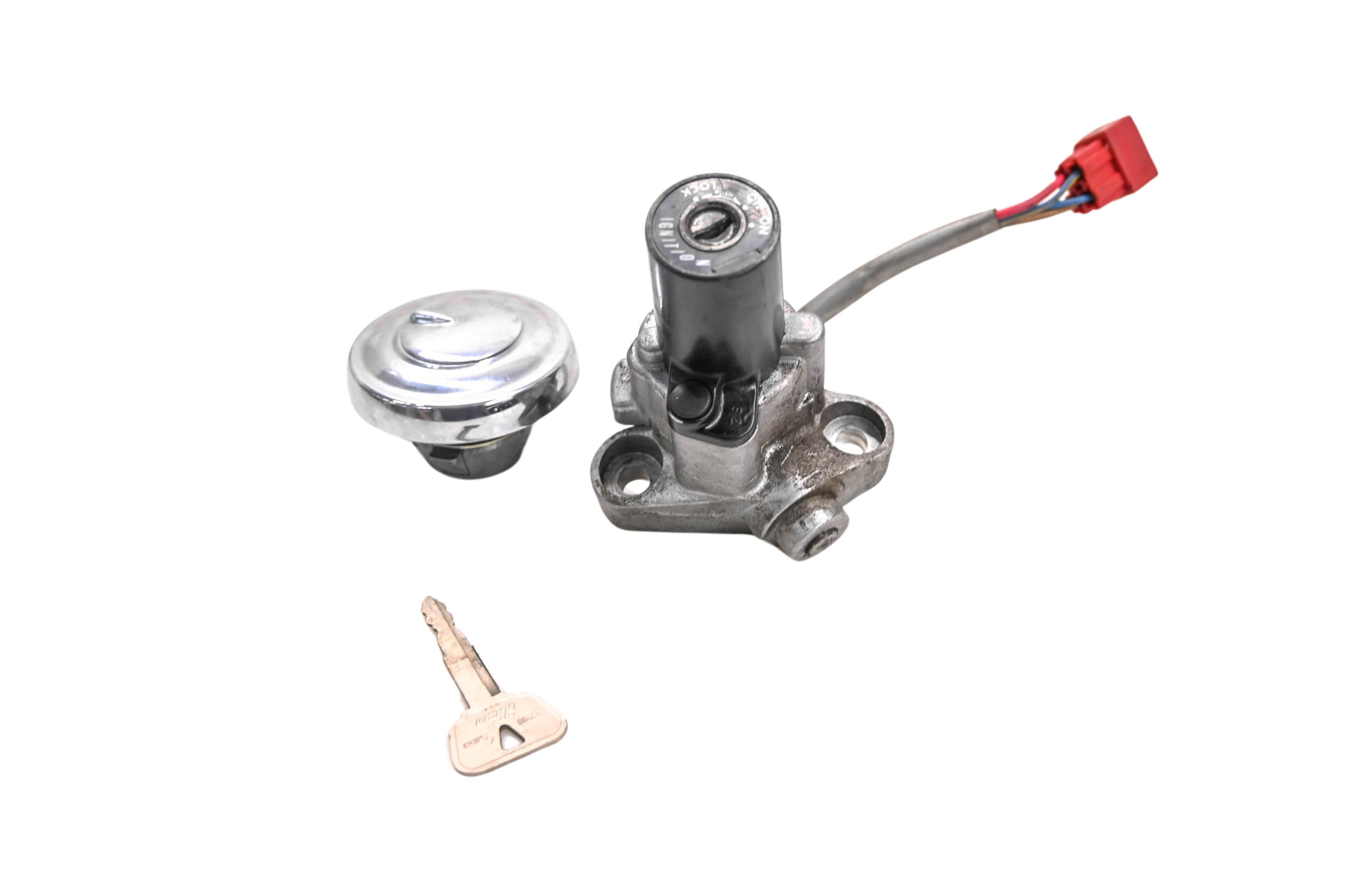 00 Yamaha V Star 1100 Classic Key Switch & Gas Cap XVS1100