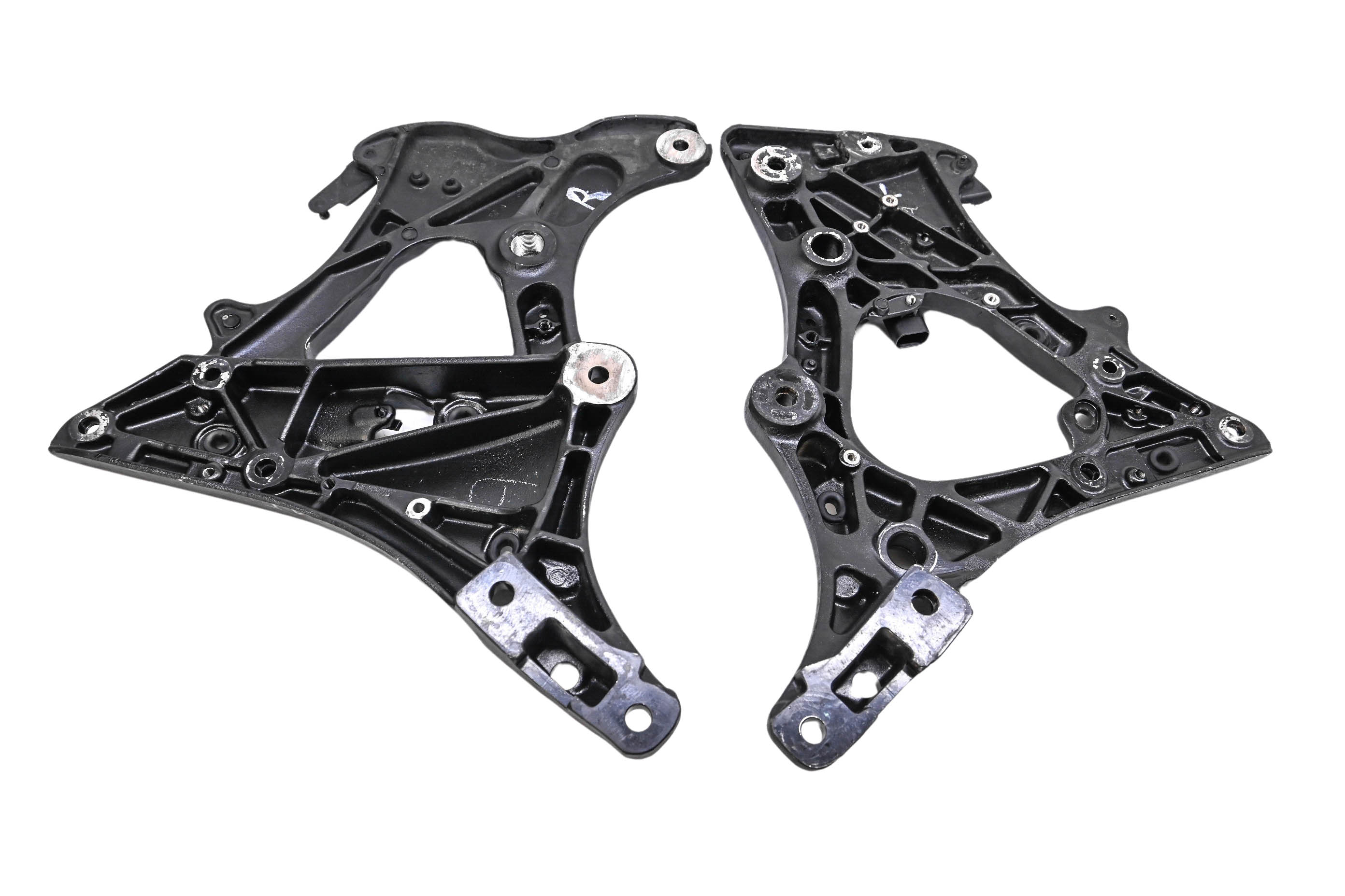 20 Indian Challenger Dark Horse Mid Frame Support Brackets Mounts Left & Right