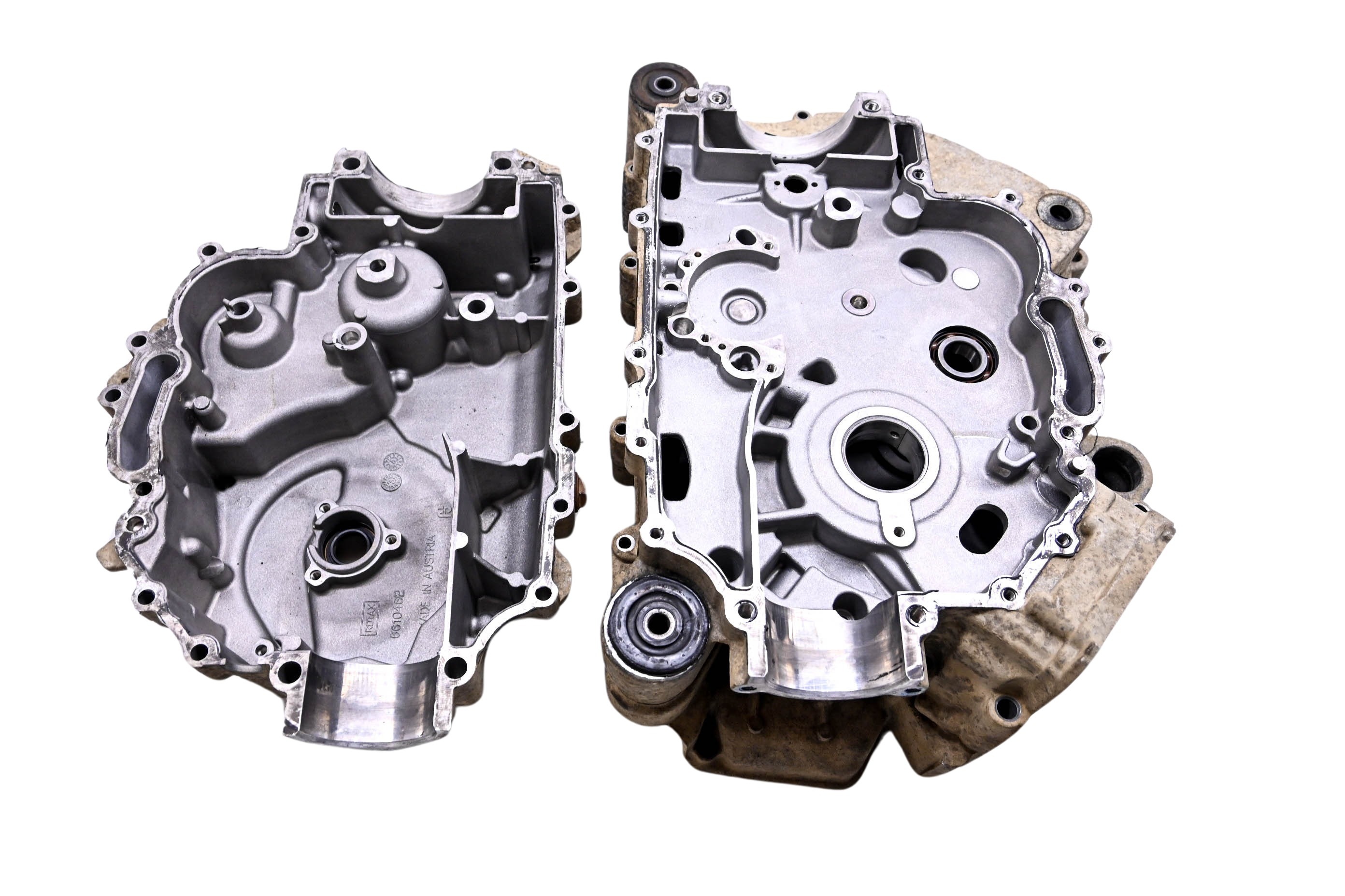 05 Can-Am Outlander Max 400 4x4 Crankcase Center Crank Case Bombardier