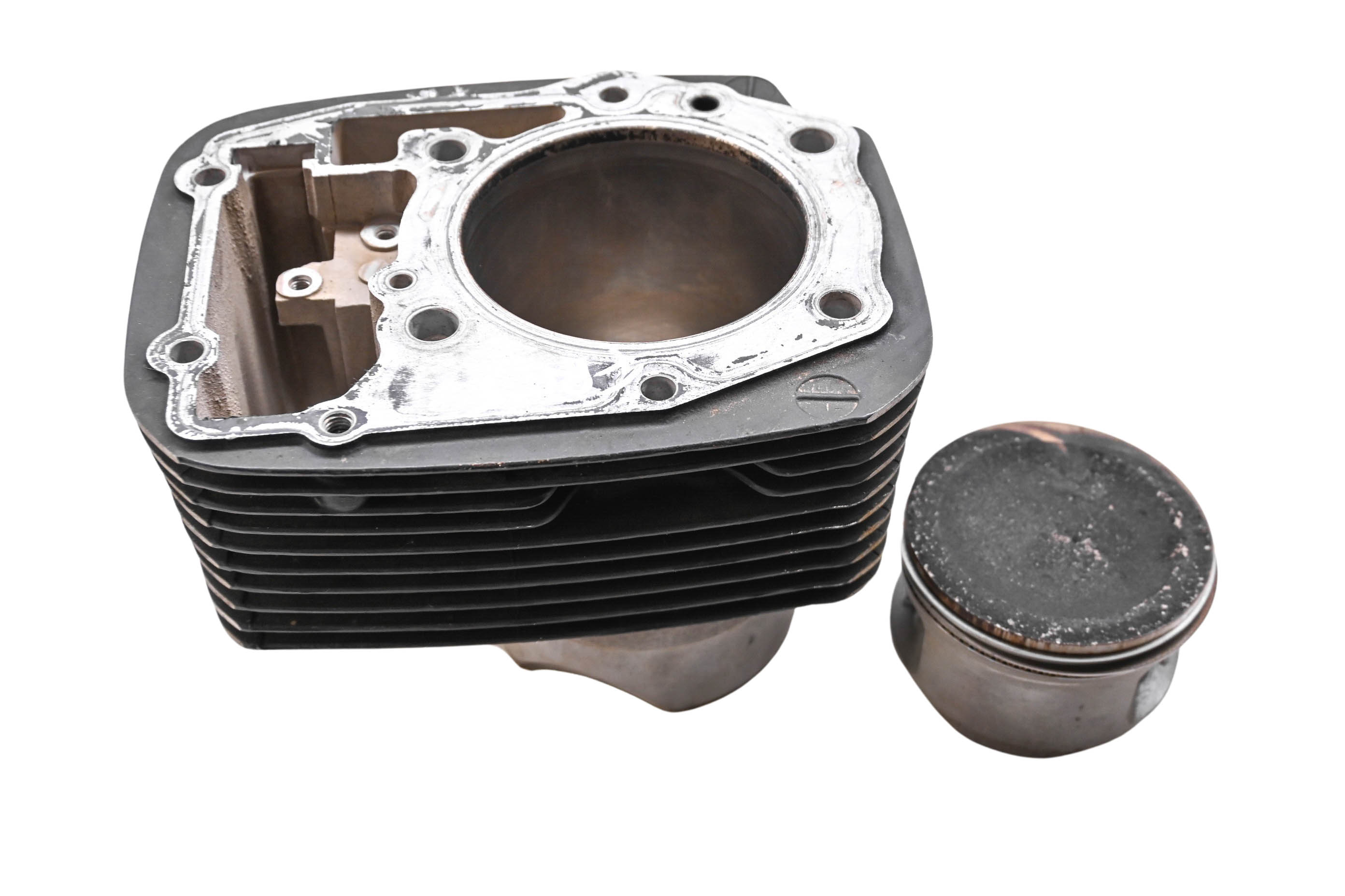 03 Suzuki Intruder 1500 Front Cylinder & Piston