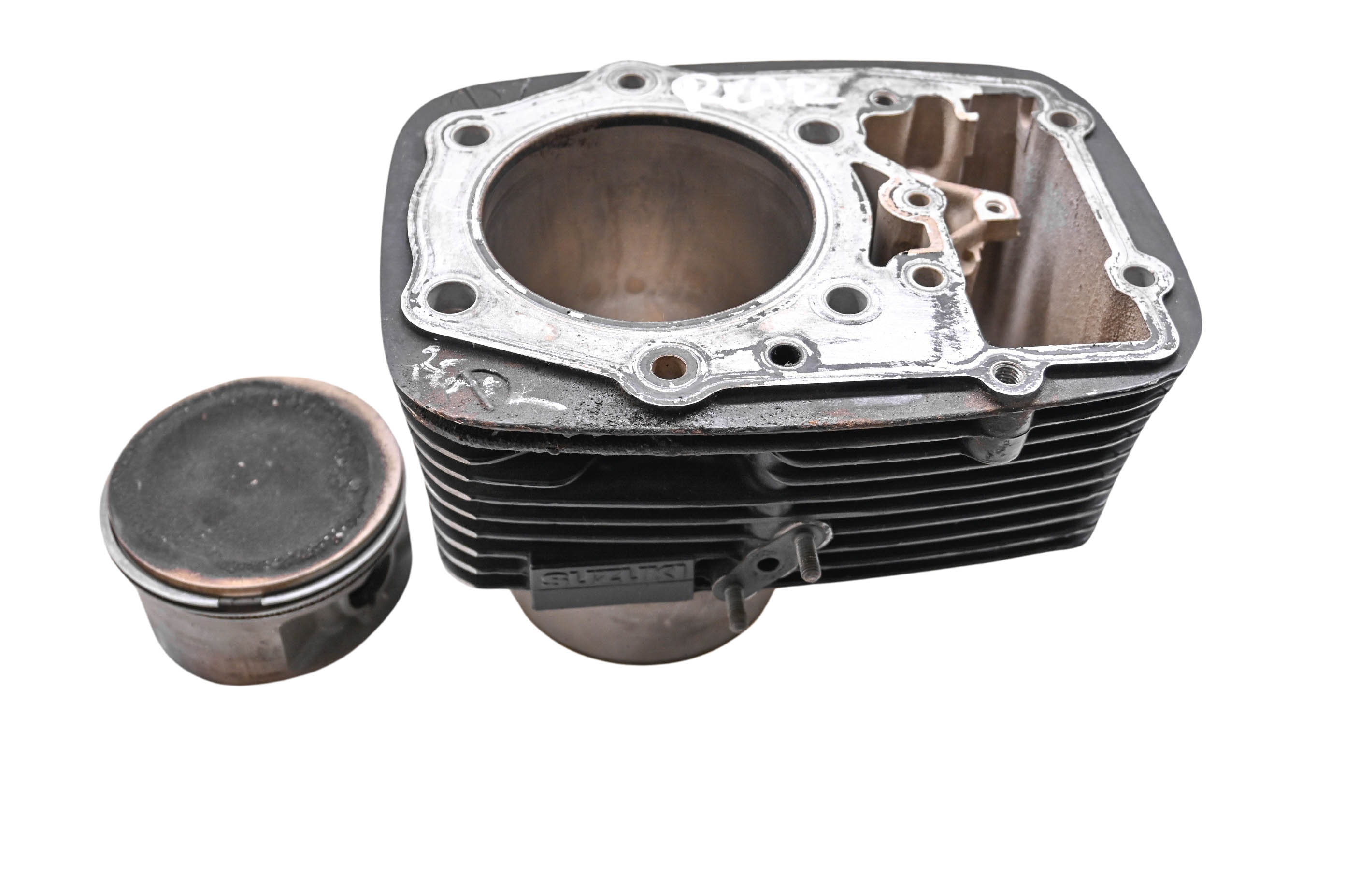 03 Suzuki Intruder 1500 Rear Cylinder & Piston