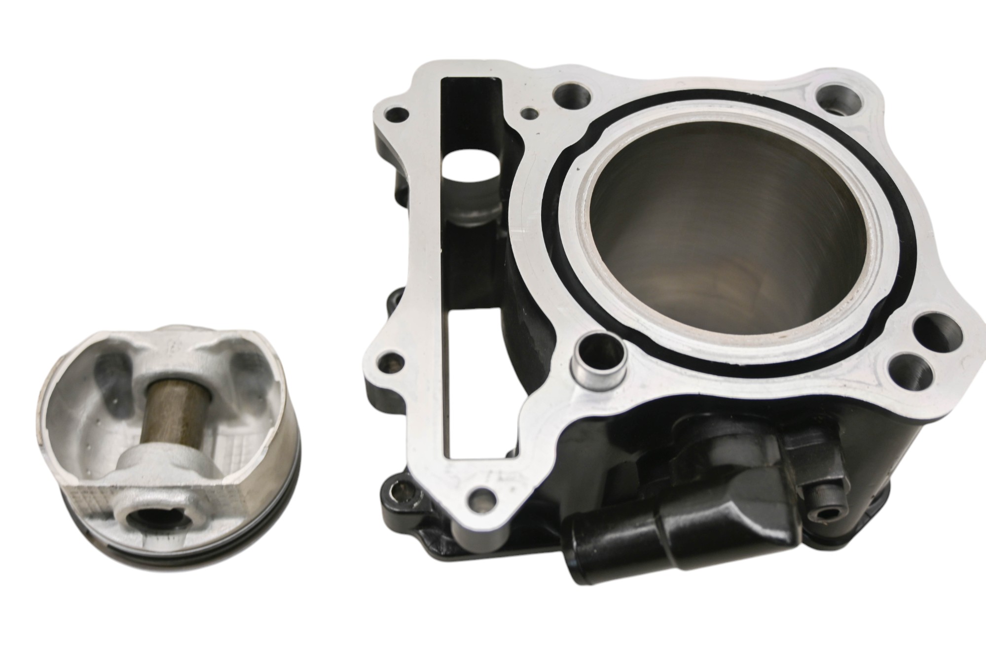 17 Hyosung GD250R Cylinder & Piston