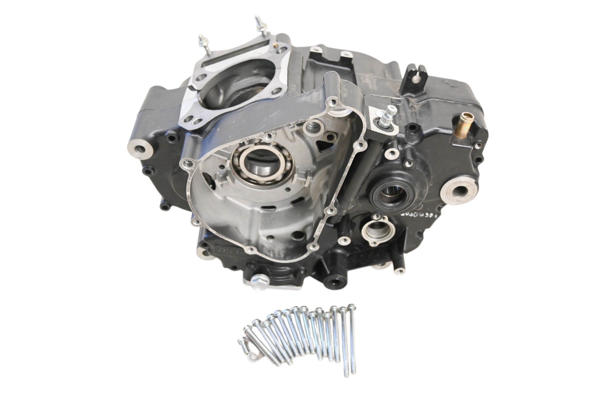 17 Hyosung GD250R Crankcase Center Crank Case