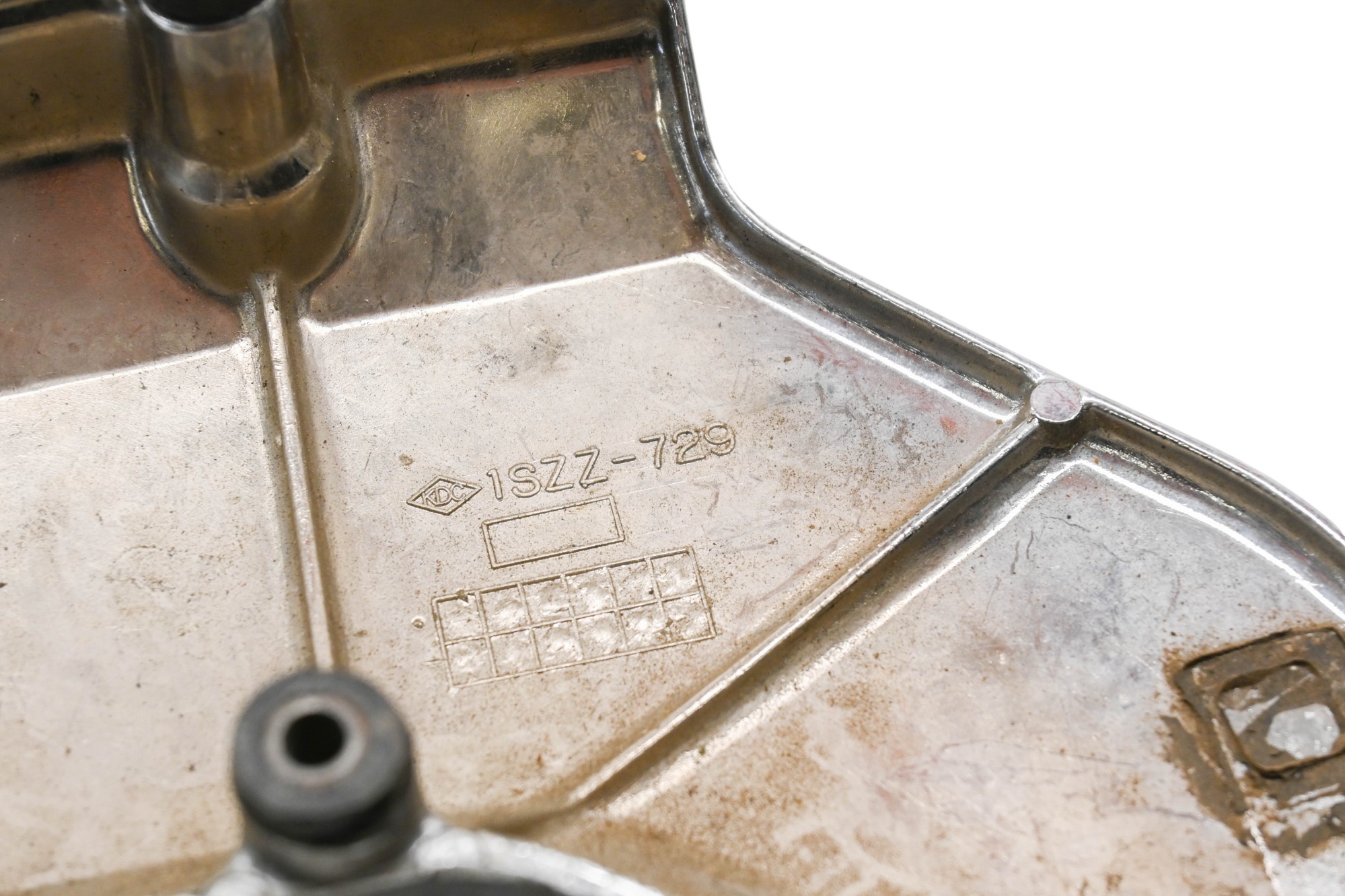 95 Suzuki Intruder VS800 Engine Sprocket Cover