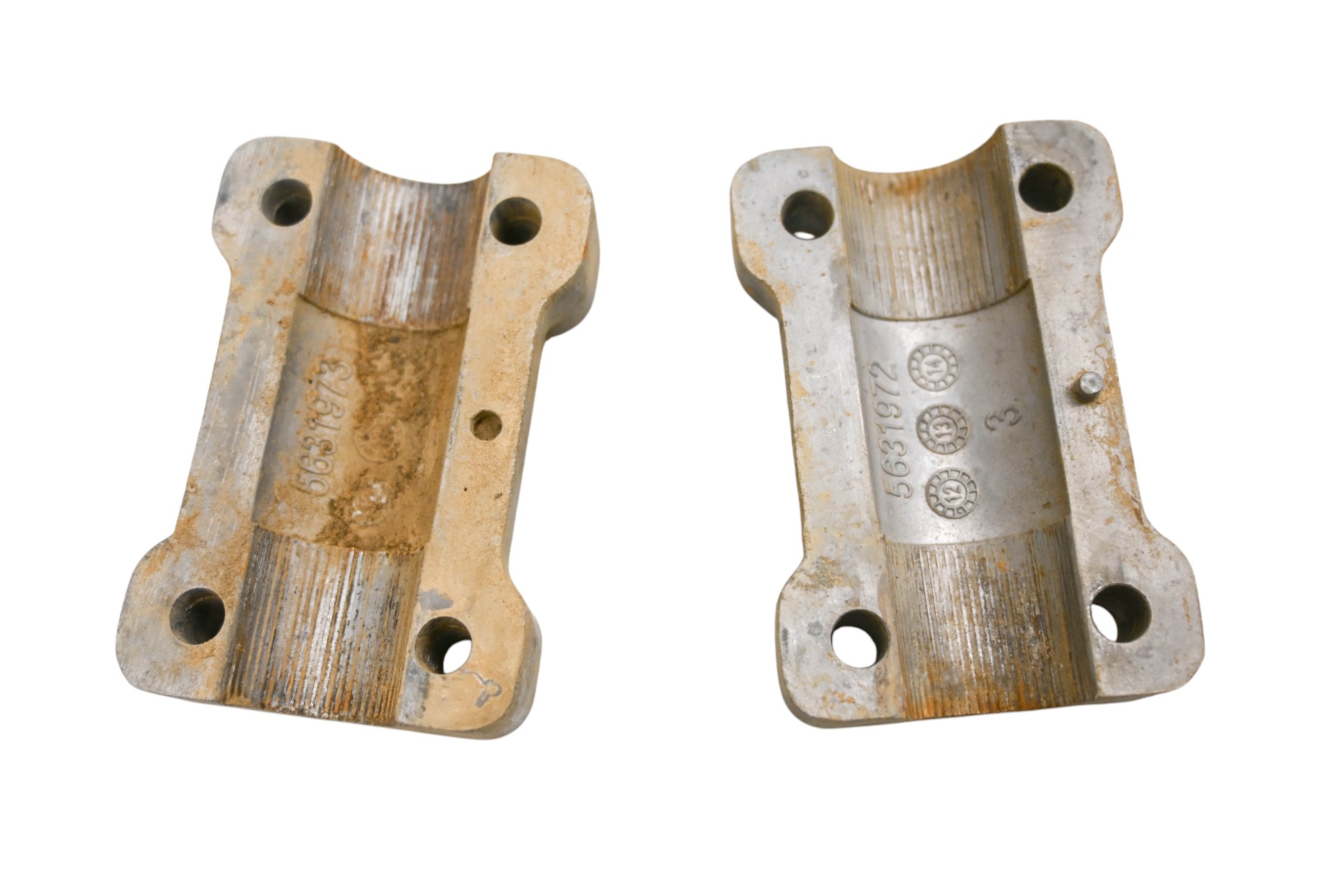 13 Polaris Scrambler 850 XP Handlebar Clamps