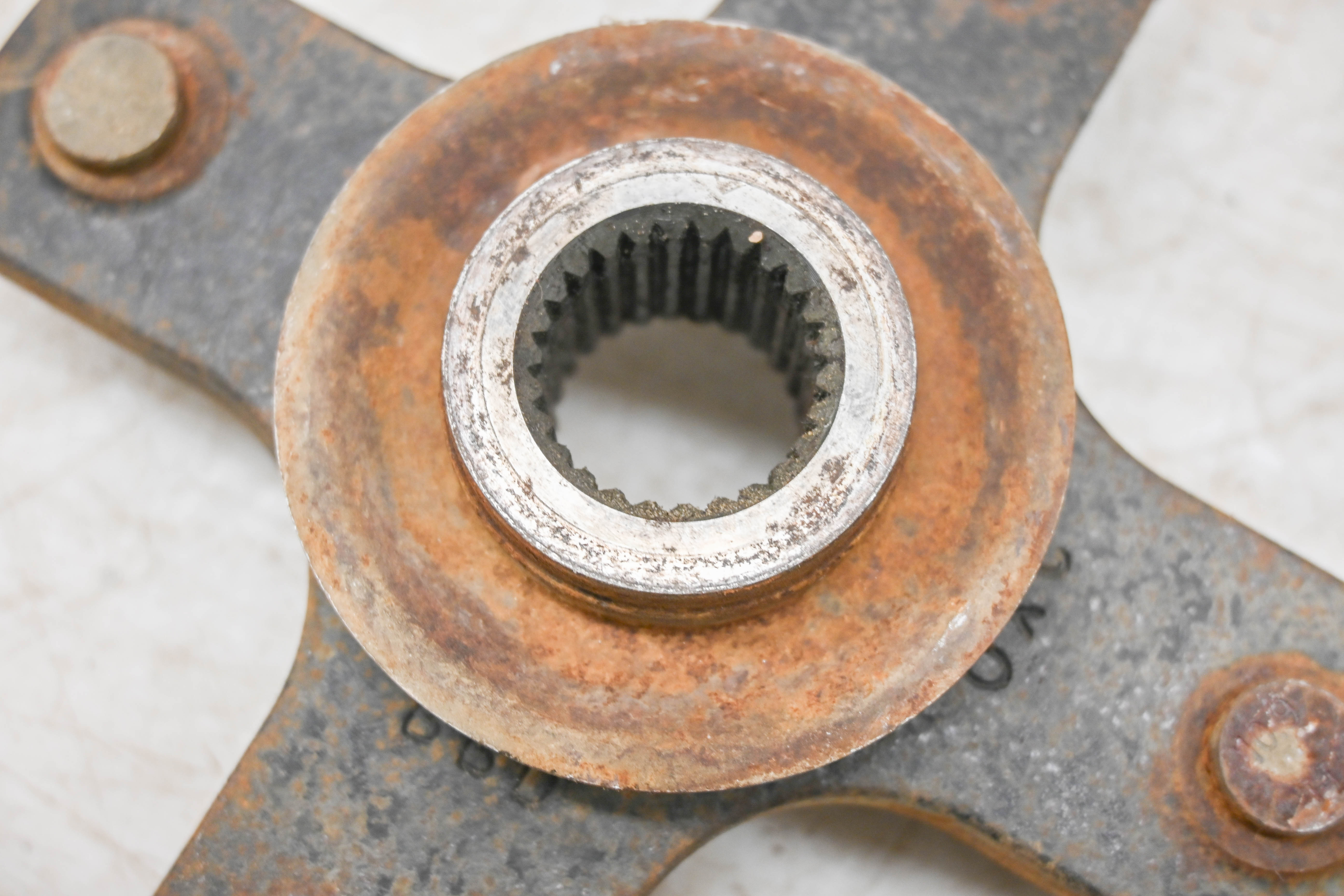 07 Can-Am Outlander 800 Front Wheel Hub Left Or Right