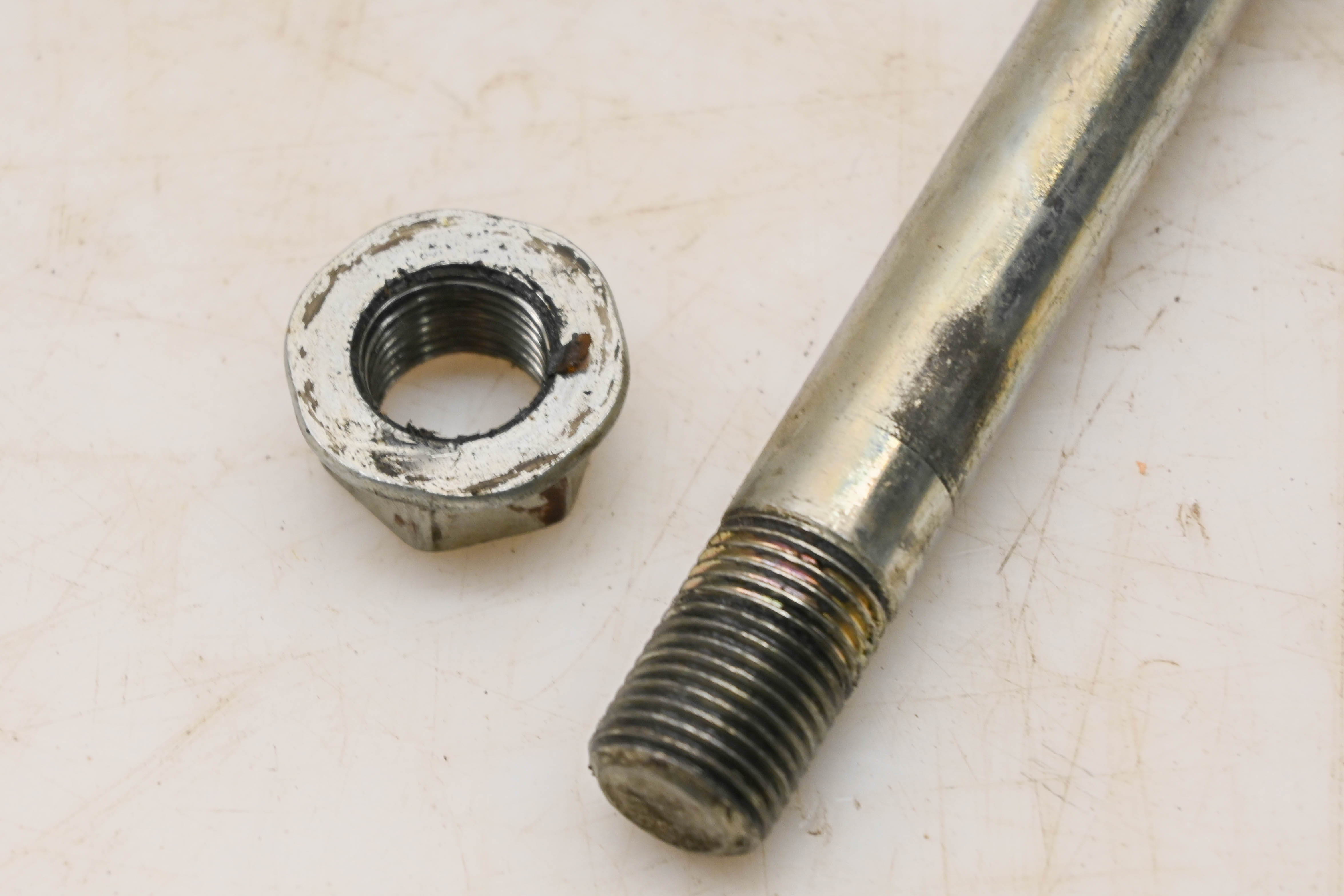 00 Kawasaki Vulcan 800 Rear Axle VN800