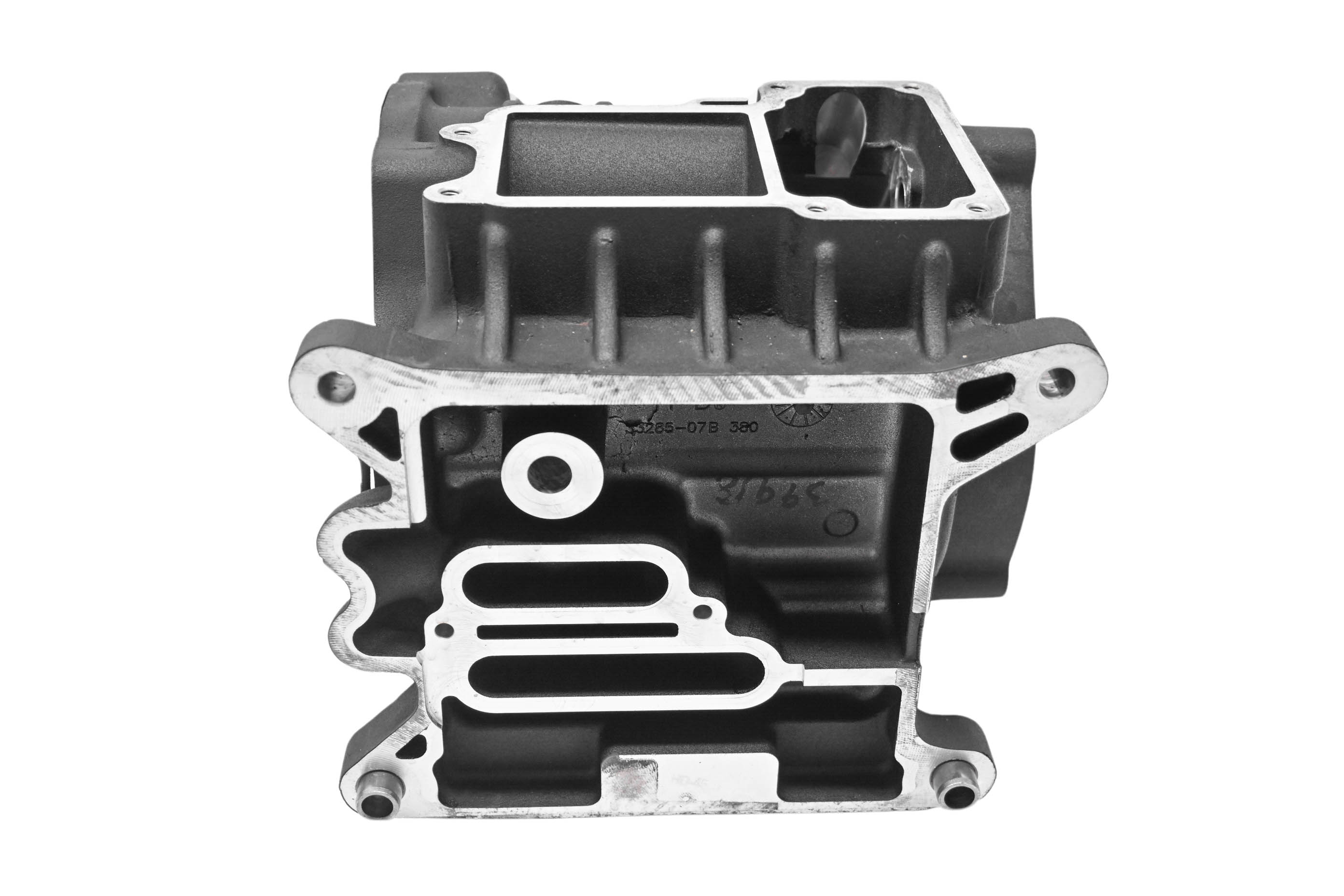 16 Harley Davidson FLHX Street Glide Transmission Gear Case Housing