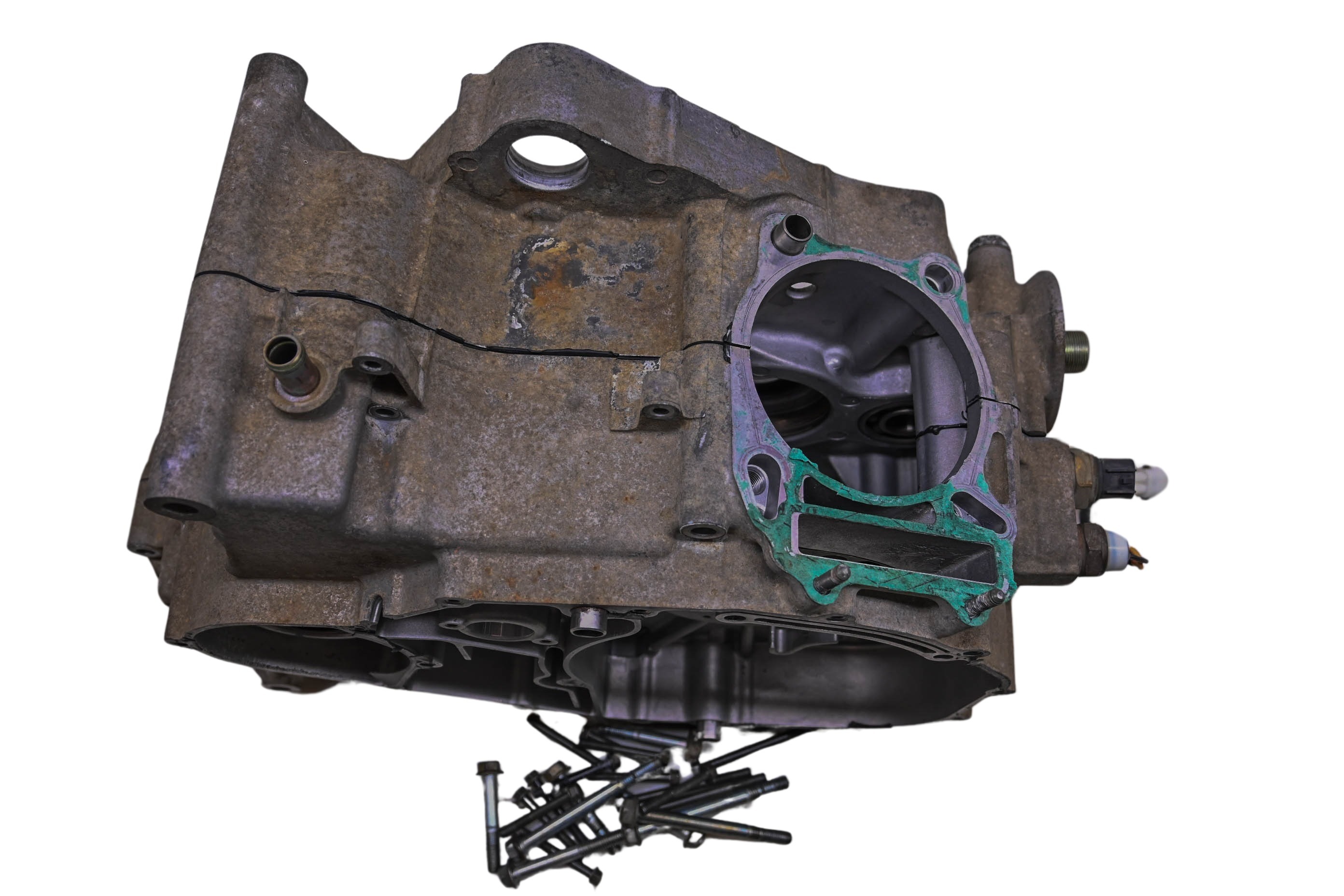 06 Arctic Cat 400 4x4 Auto IRS Crankcase Center Crank Case