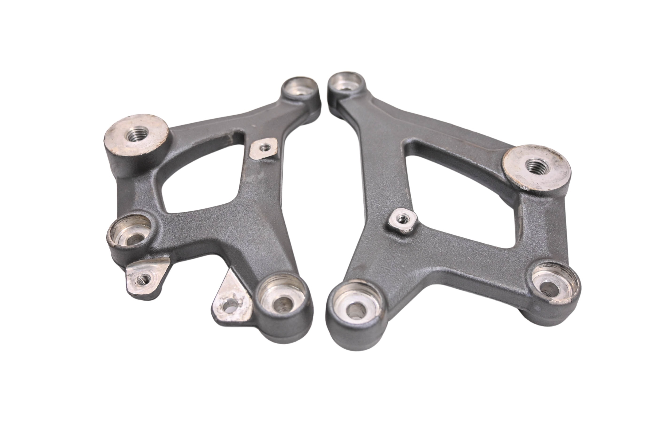 22 Indian FTR1200S Cylinder Head Mounting Brackets