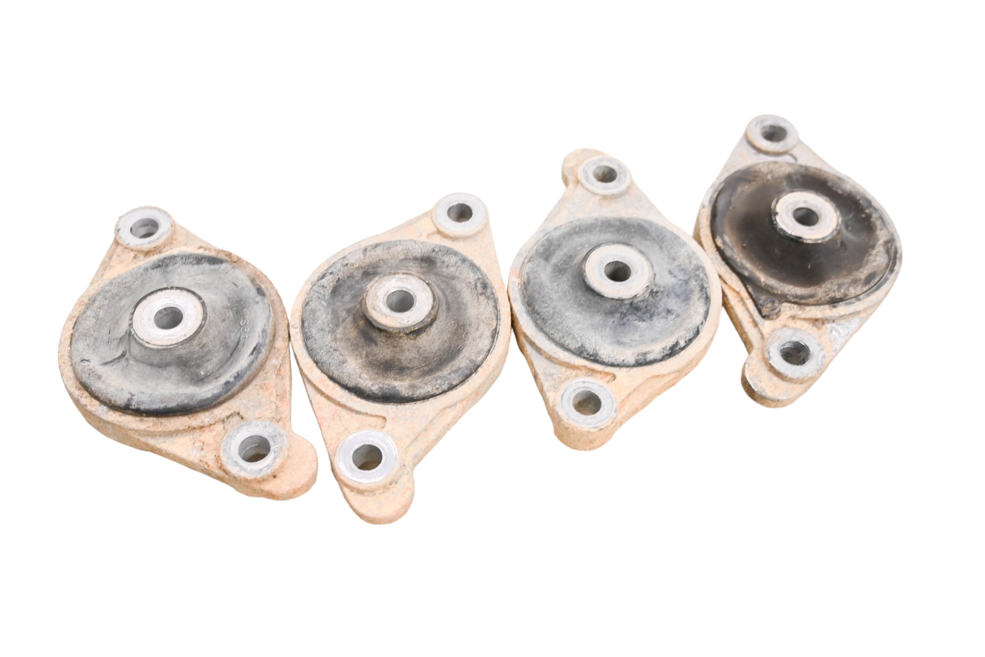 18 Cat CUV105D Engine Motor Bracket Mounts