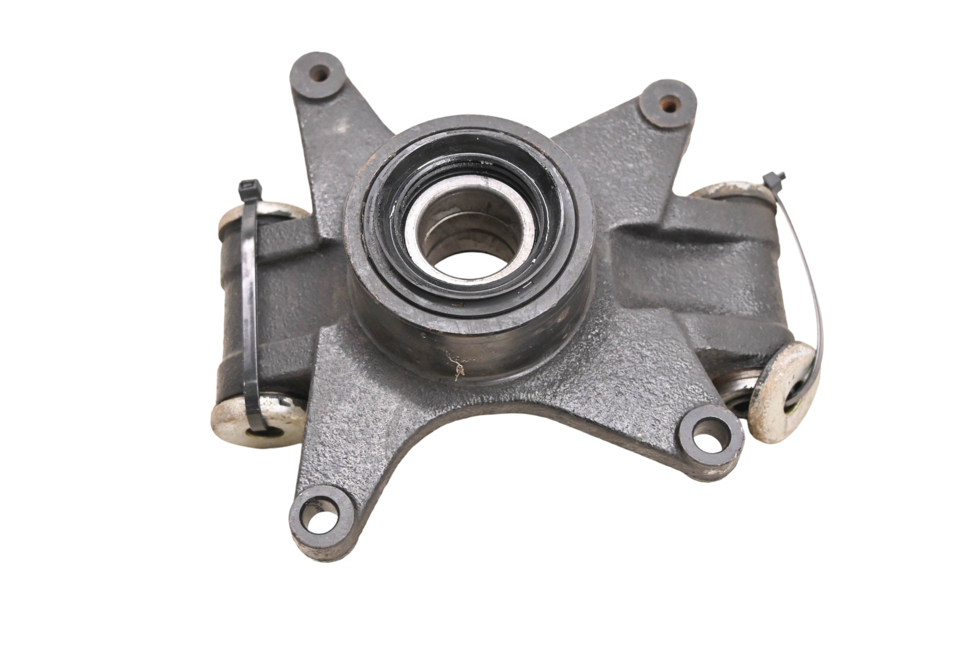 16 Cub Cadet Challenger 700 Rear Right Spindle Knuckle