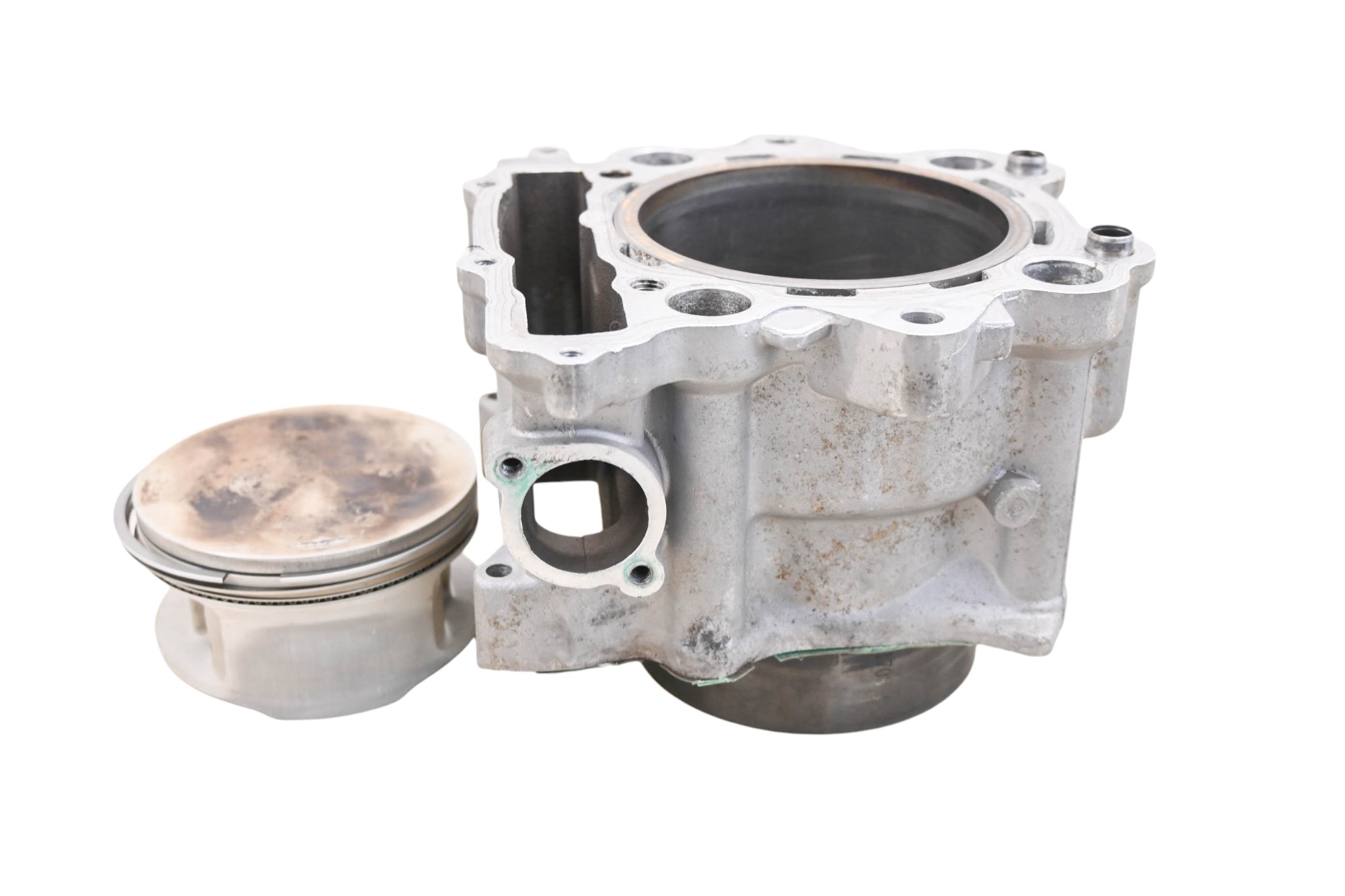 16 Cub Cadet Challenger 700 Cylinder & Piston