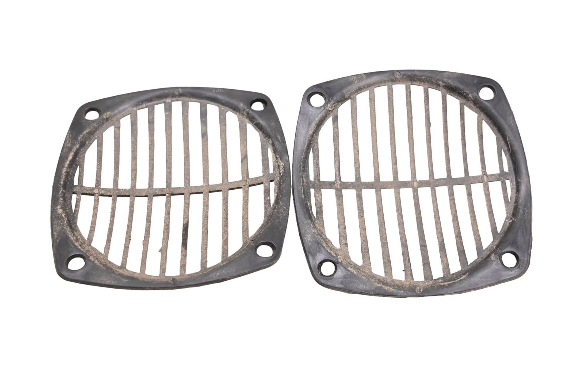16 Cub Cadet Challenger 700 Speaker Covers