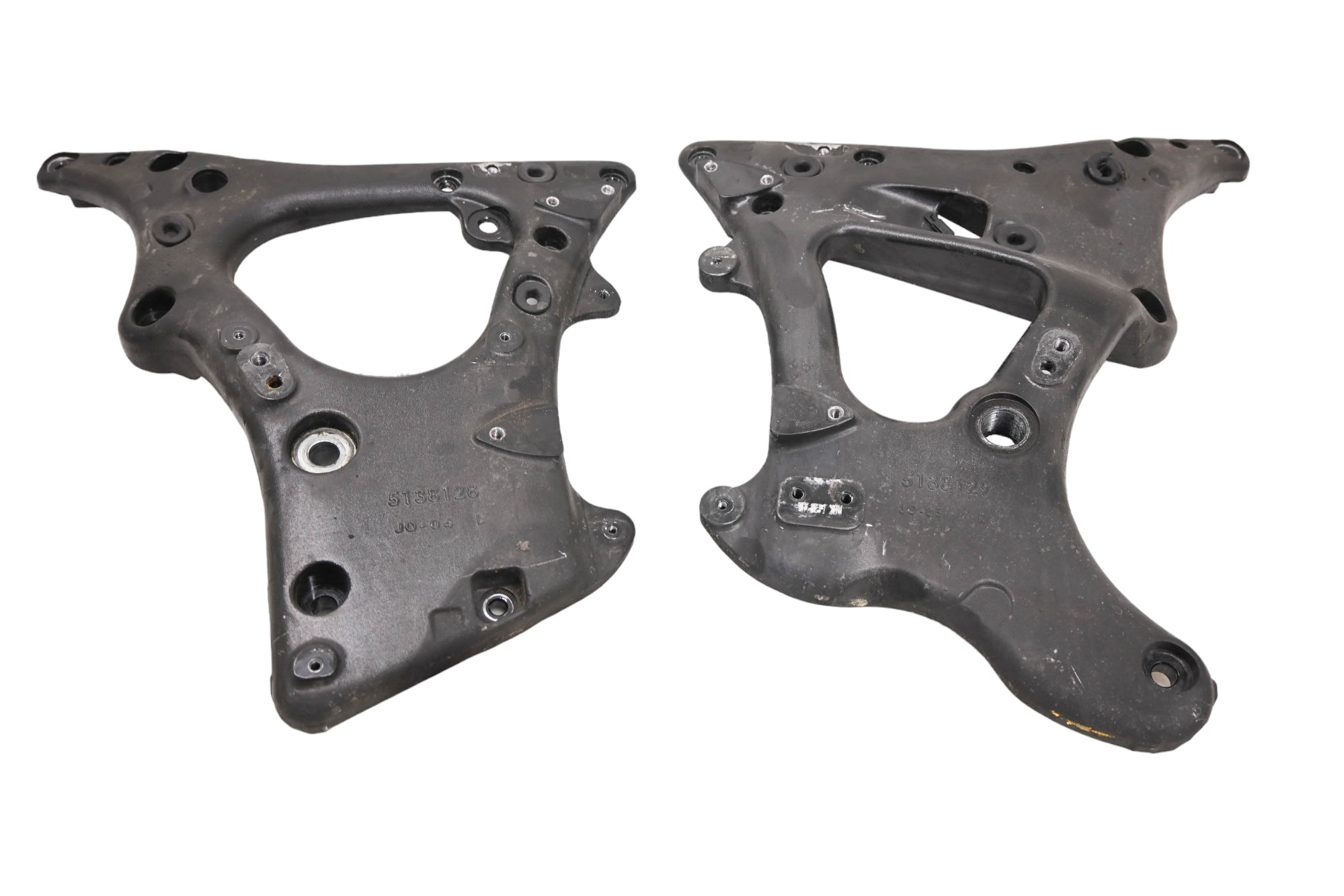 16 Indian Chieftain Dark Horse Frame Brackets Mounts Left & Right