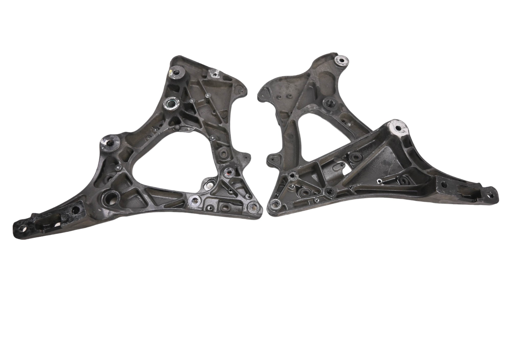 16 Indian Chieftain Dark Horse Frame Brackets Mounts Left & Right