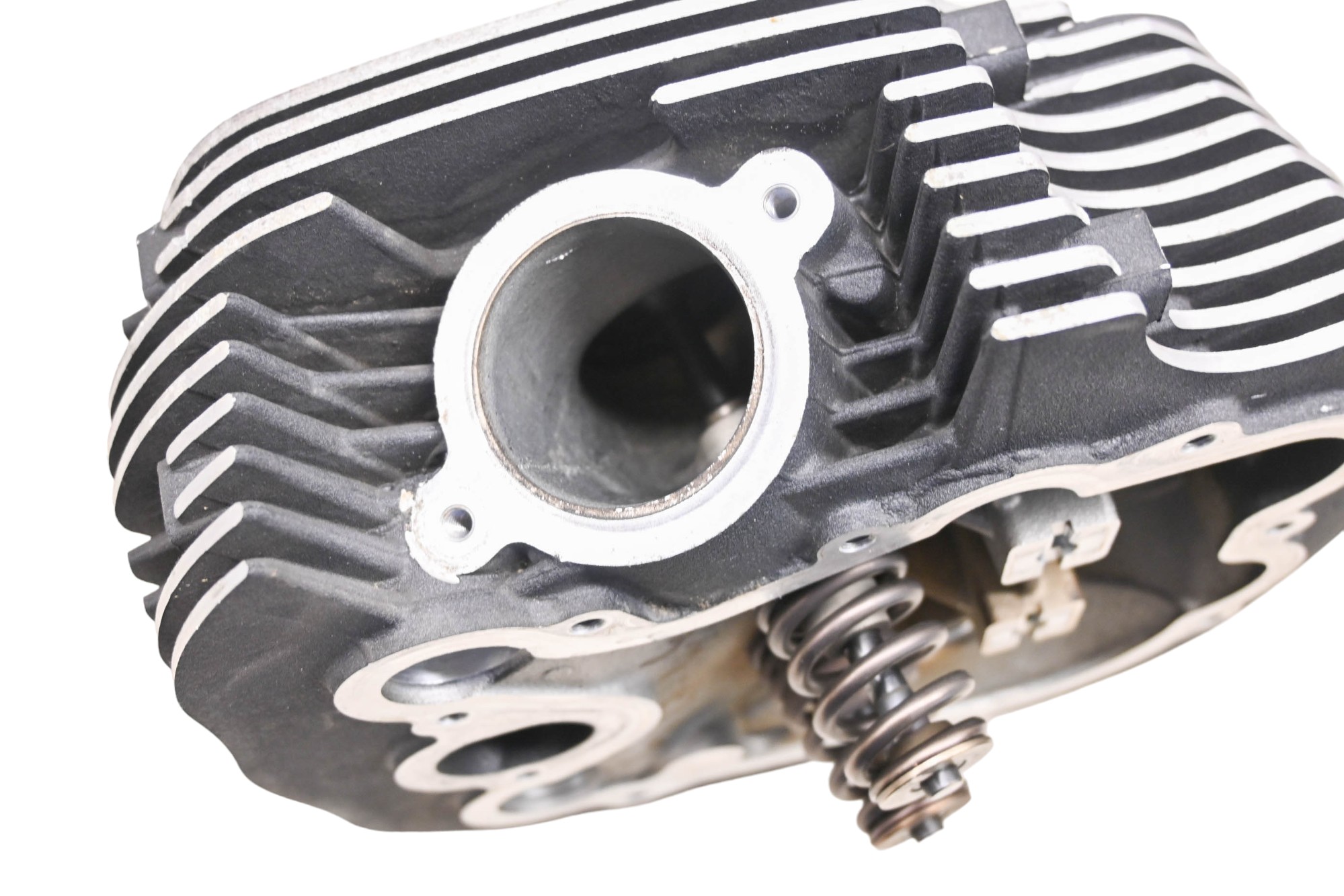 16 Indian Chieftain Dark Horse Rear Cylinder Head