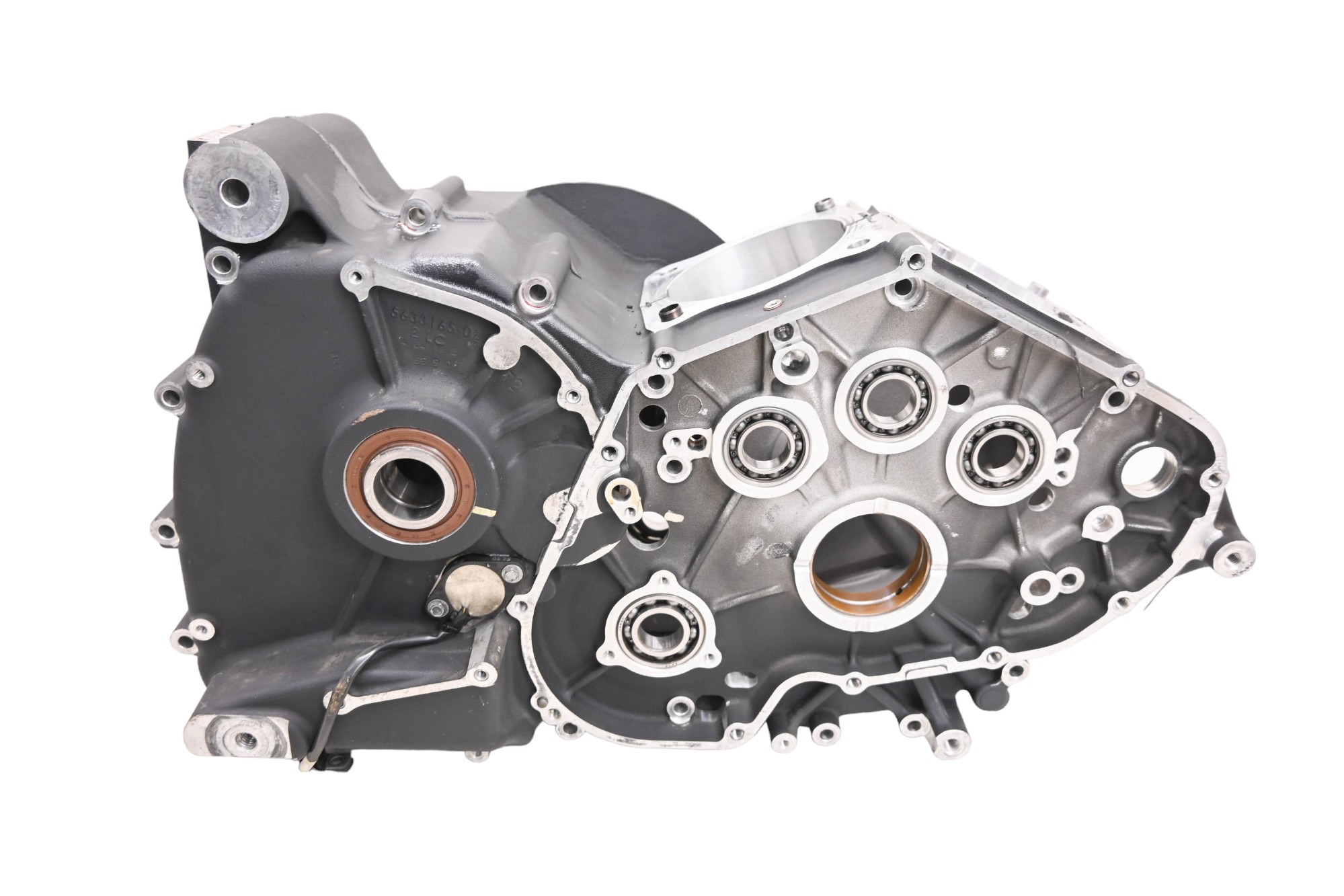 16 Indian Chieftain Dark Horse Crankcase Center Crank Case