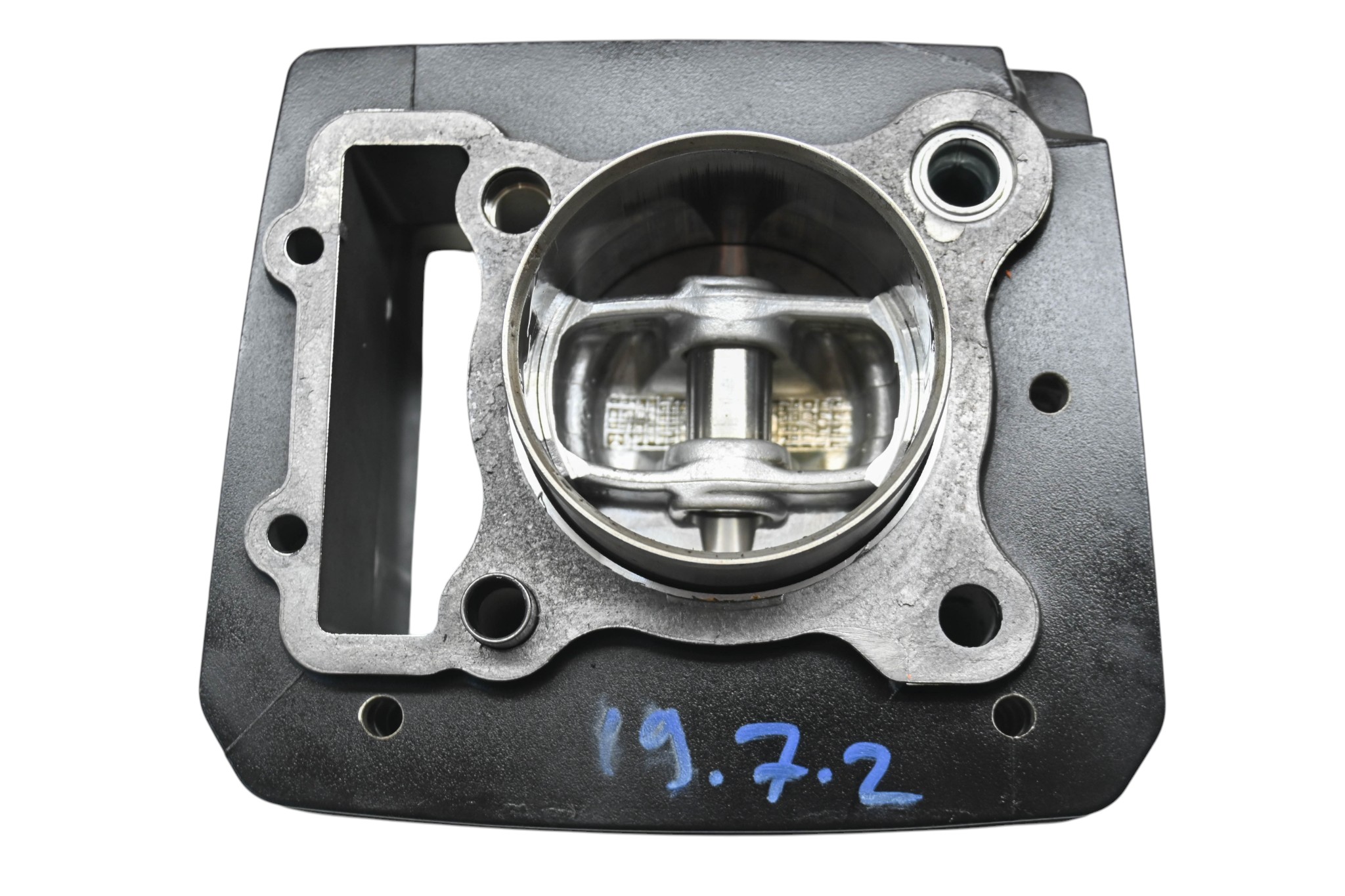 23 Kawasaki KLX230SM Cylinder & Piston