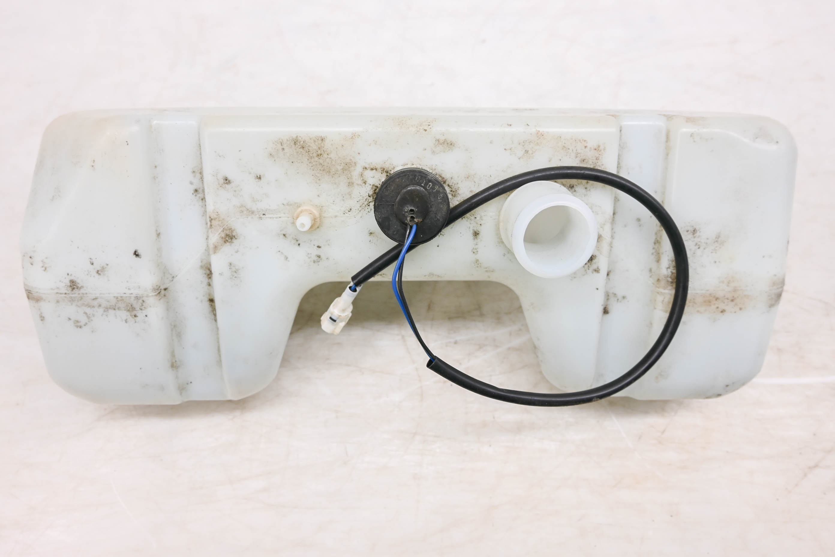 01 Yamaha XL800 Oil Tank