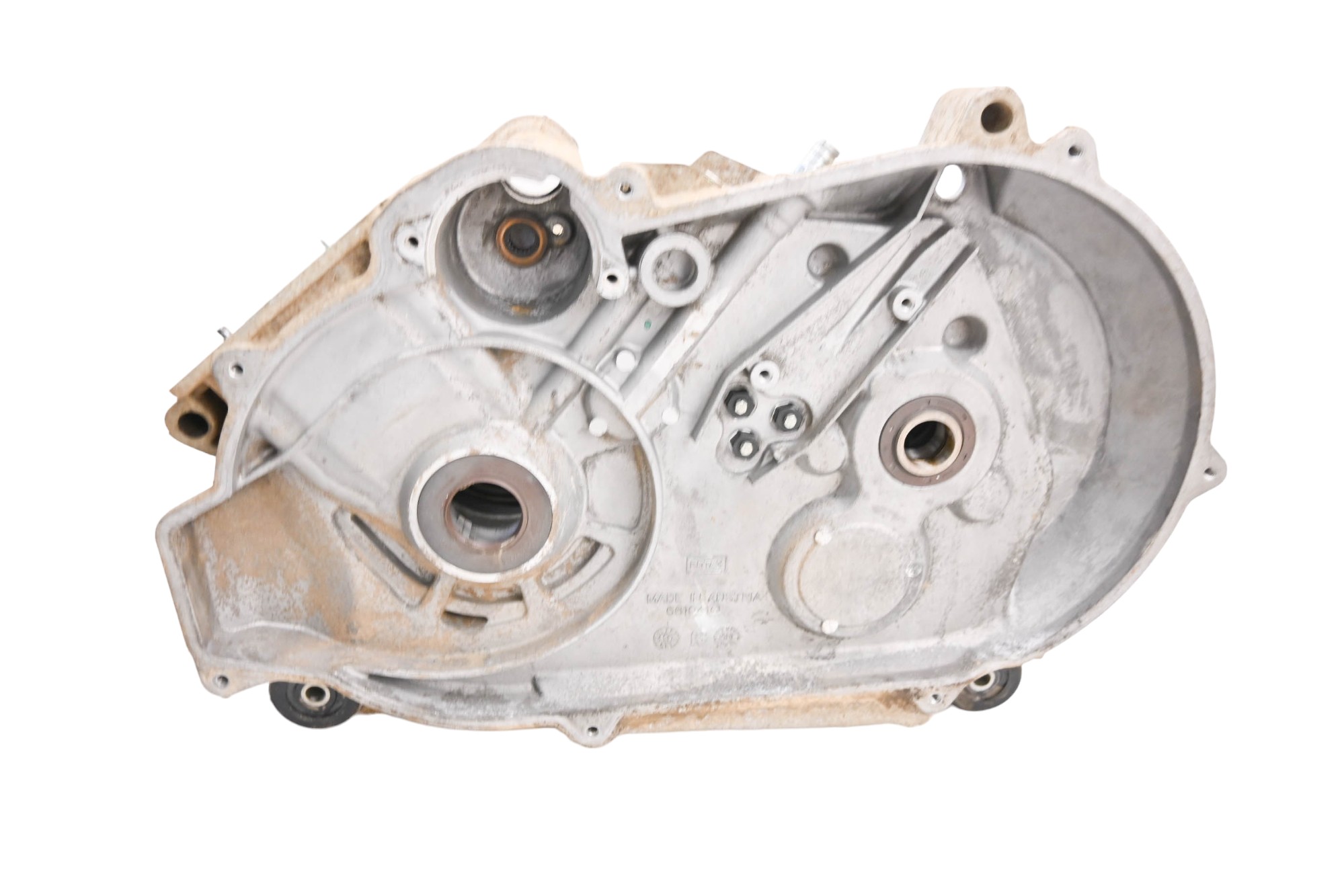 11 Can-Am Outlander 400 XT 4x4 Crankcase Center Crank Case