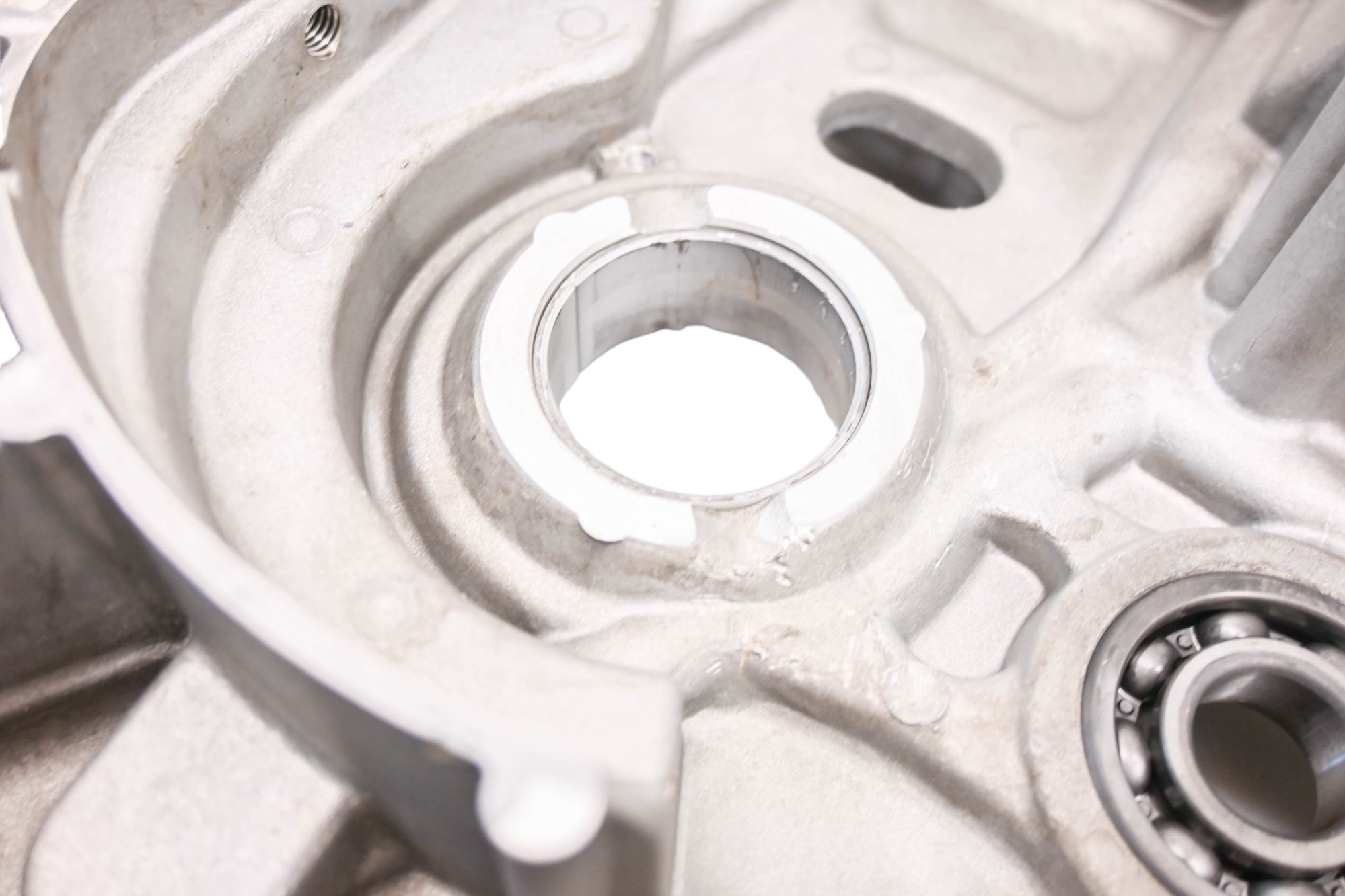 11 Can-Am Outlander 400 XT 4x4 Crankcase Center Crank Case