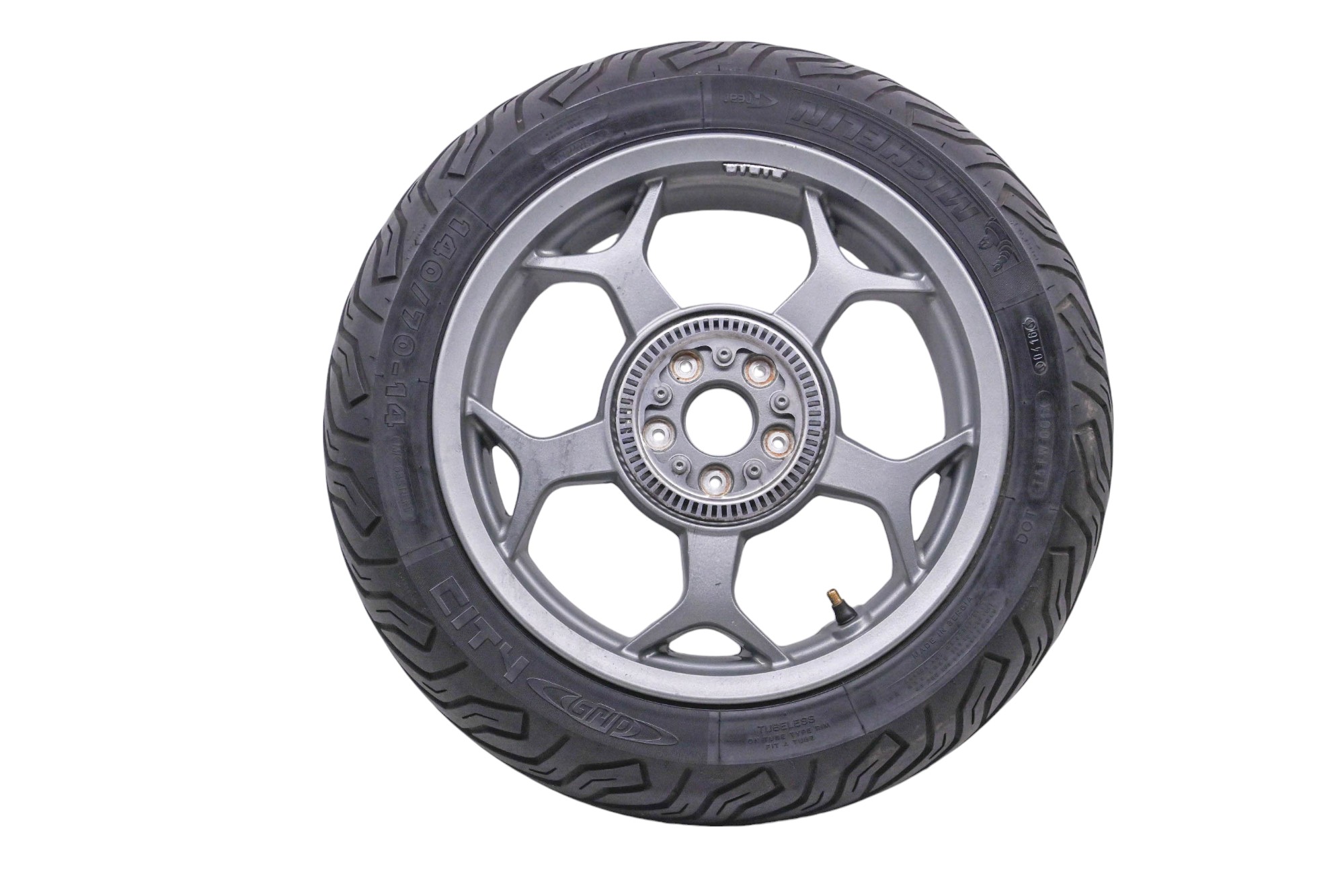 16 Piaggio MP3 500 Sport ABS Rear Wheel Rim & Tire. Michelin City Grip (140\70-14)
