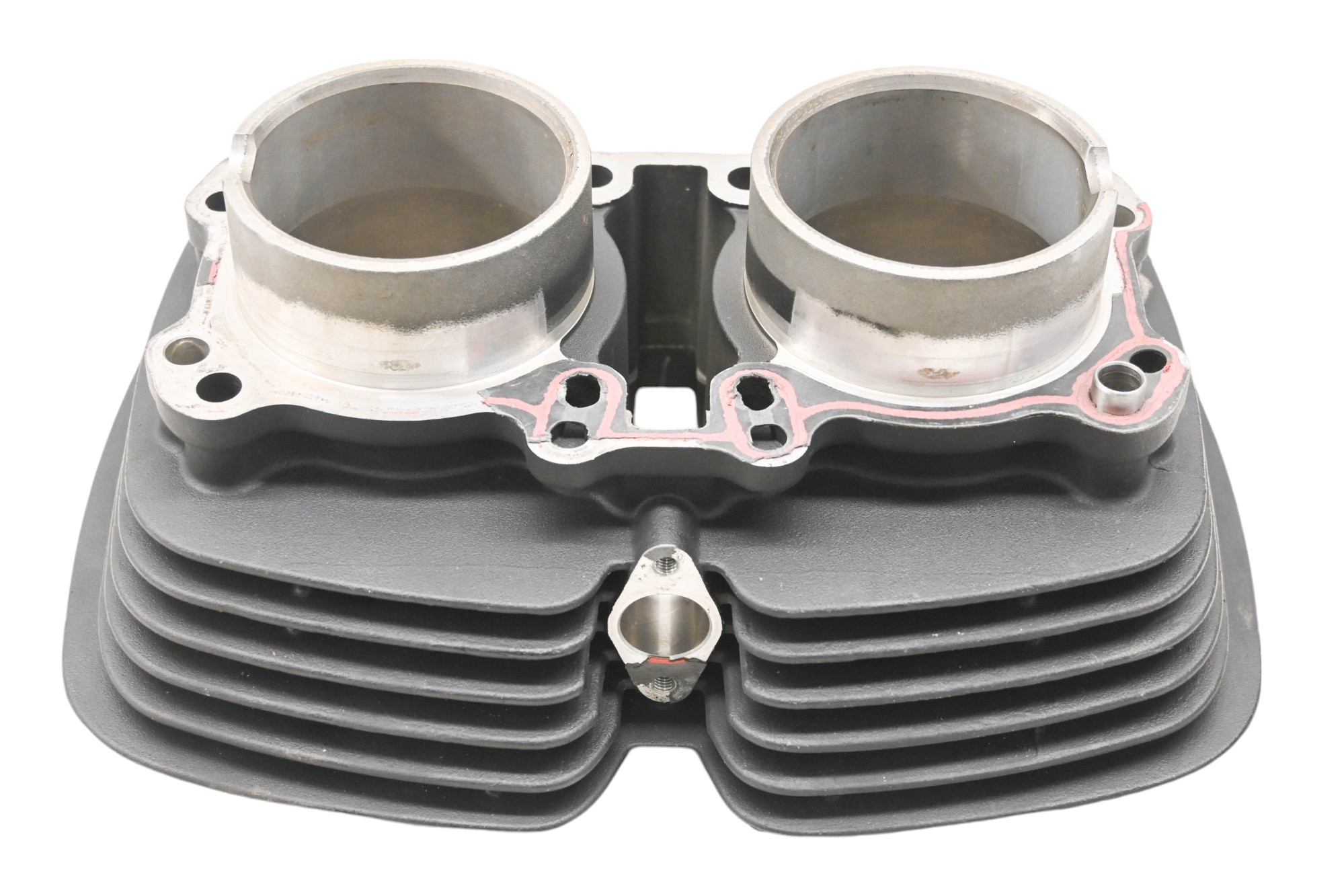 22 Royal Enfield Interceptor 650 Cylinder & Pistons INT650